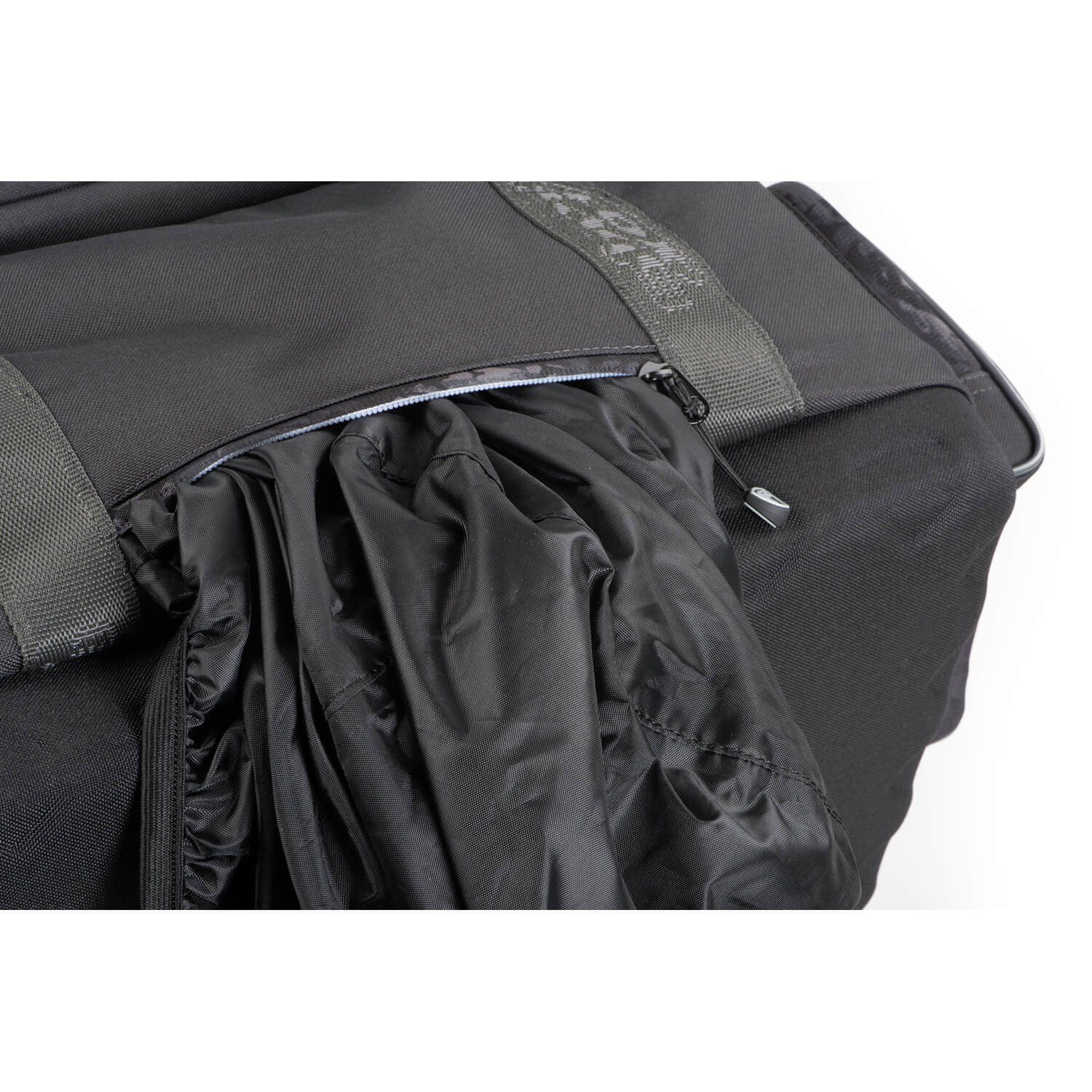 Reisetasche, Halterung Klettgesicherte Rage Polarisationsbrille Voyager EVA-Handtragegriffe, Federzugbefestigung Schultertragegurt, bestückt, Reisetasche Fox Camo Tackleboxen Komplett Rage Werkzeuge, EVA-Taschenbasis, Zangen, Camo-Tarnreißverschlüsse, Hartschalenaußentasche für Fox Schützende Carryall Large für die 3D-gepolsterter für mit Hochrobuste