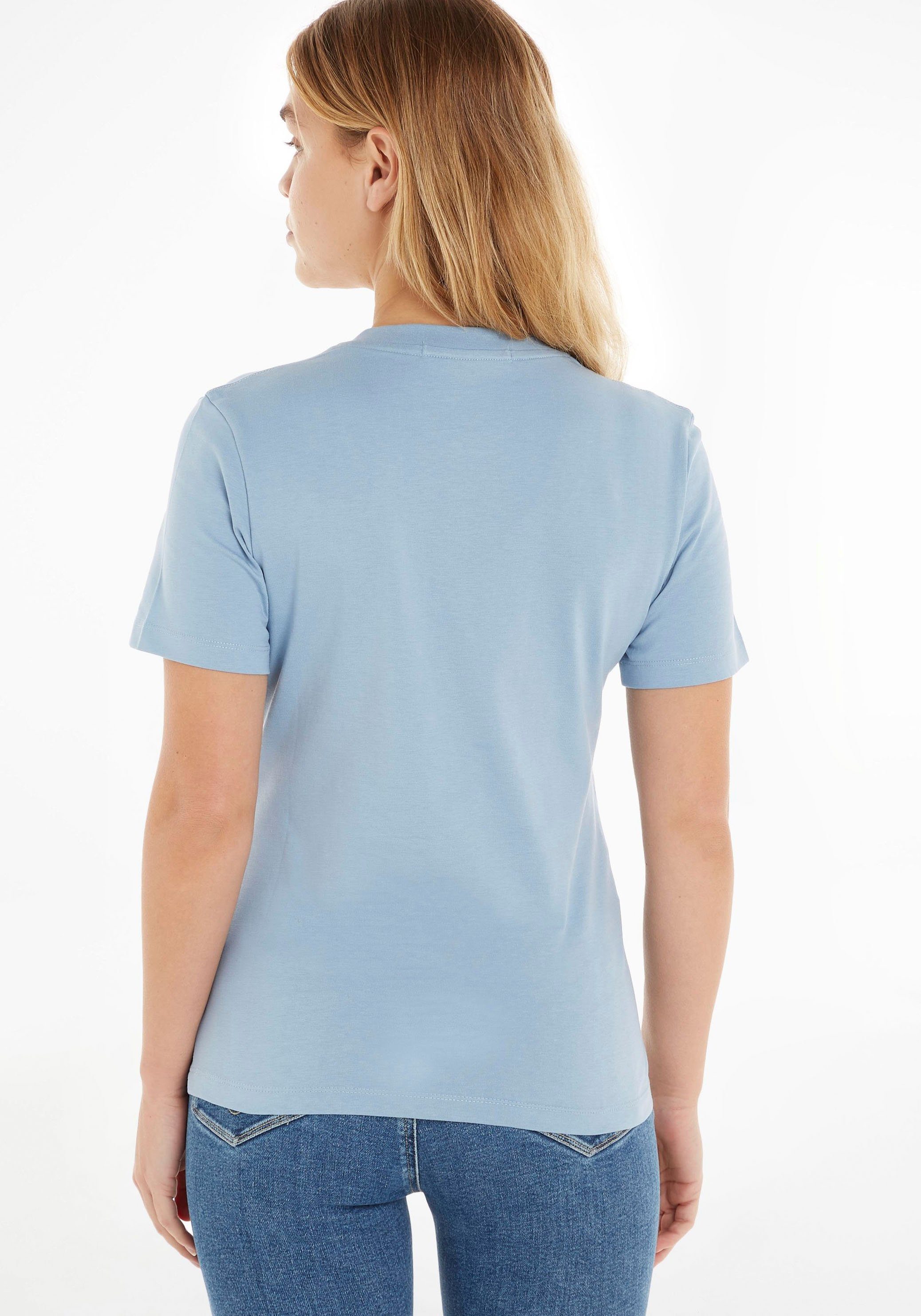Calvin Klein Jeans MONOLOGO griffigem MICRO Blue (1-tlg) T-Shirt aus SLIM Iceland TEE Jerseymaterial V-NECK