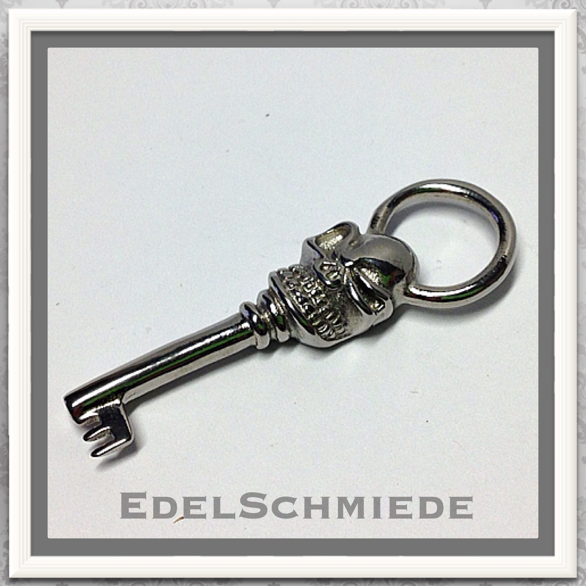 Kettenanhänger Edelschmiede925 Edelstahl Anhänger mit frechem Schädel
