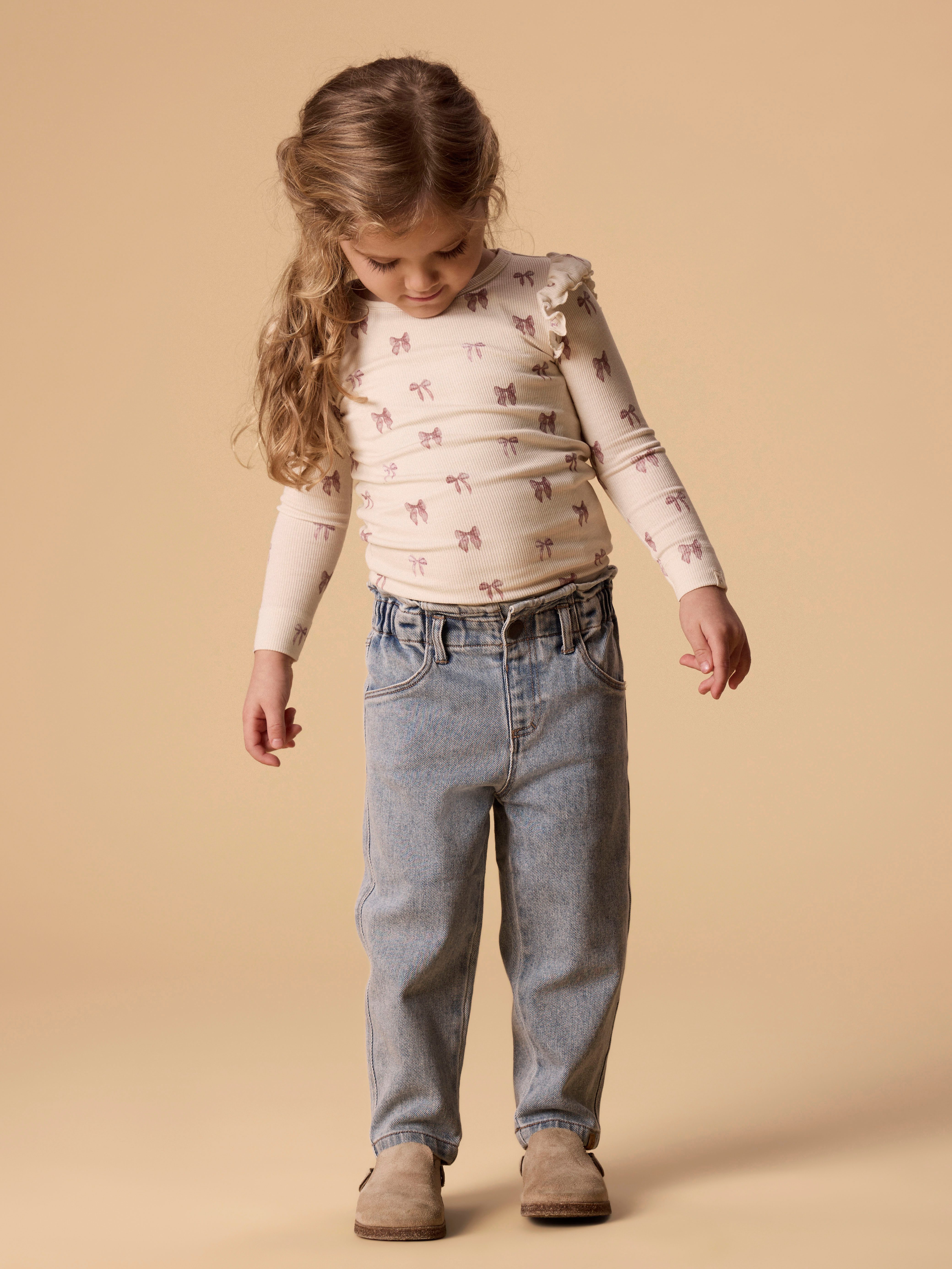 Lil' Atelier Langarmshirt NMFGAVO EKO LS SLIM TOP LIL NOOS mit Rüschen, weiche Jersey Rippqualität, Slim Fit – Bild 4 von 5