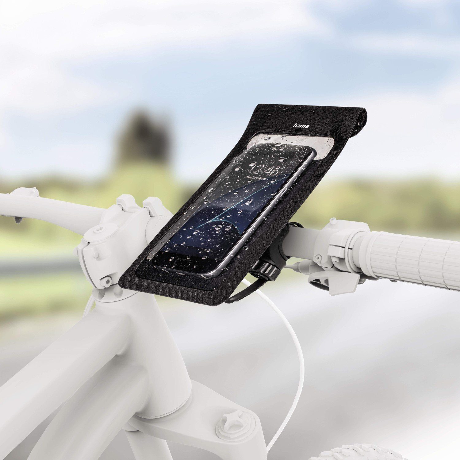 Hama Smartphone-Tasche Slim als Lenkertasche fürs Fahrrad wasserabweisend  Smartphone-Halterung, (wasserabweisend,in der Tasche bedienbar,dank  Kamerafenster fotografier), Strapazierfähiges, robustes, schmutz- und  wasserabweisendes Planenmaterial