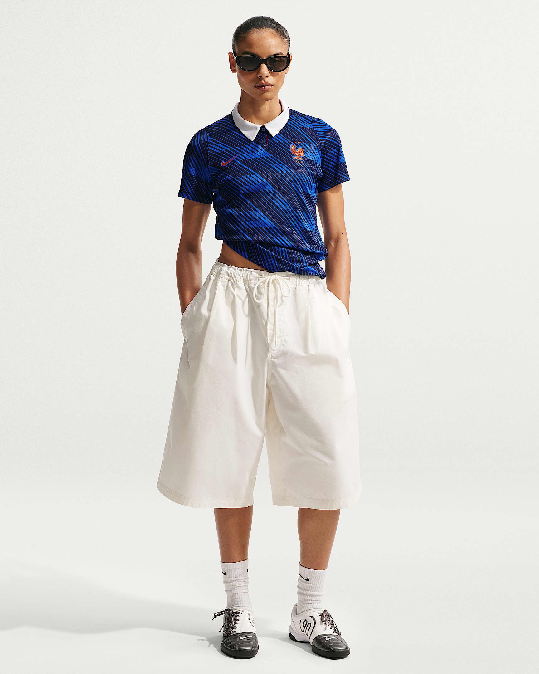Nike Fußballtrikot Frankreich 2026 Heim Replika-Fußballtrikot (Damen) mit Dri-FIT-Technologie, atmungsaktiv, leichtes Material – Bild 4 von 5