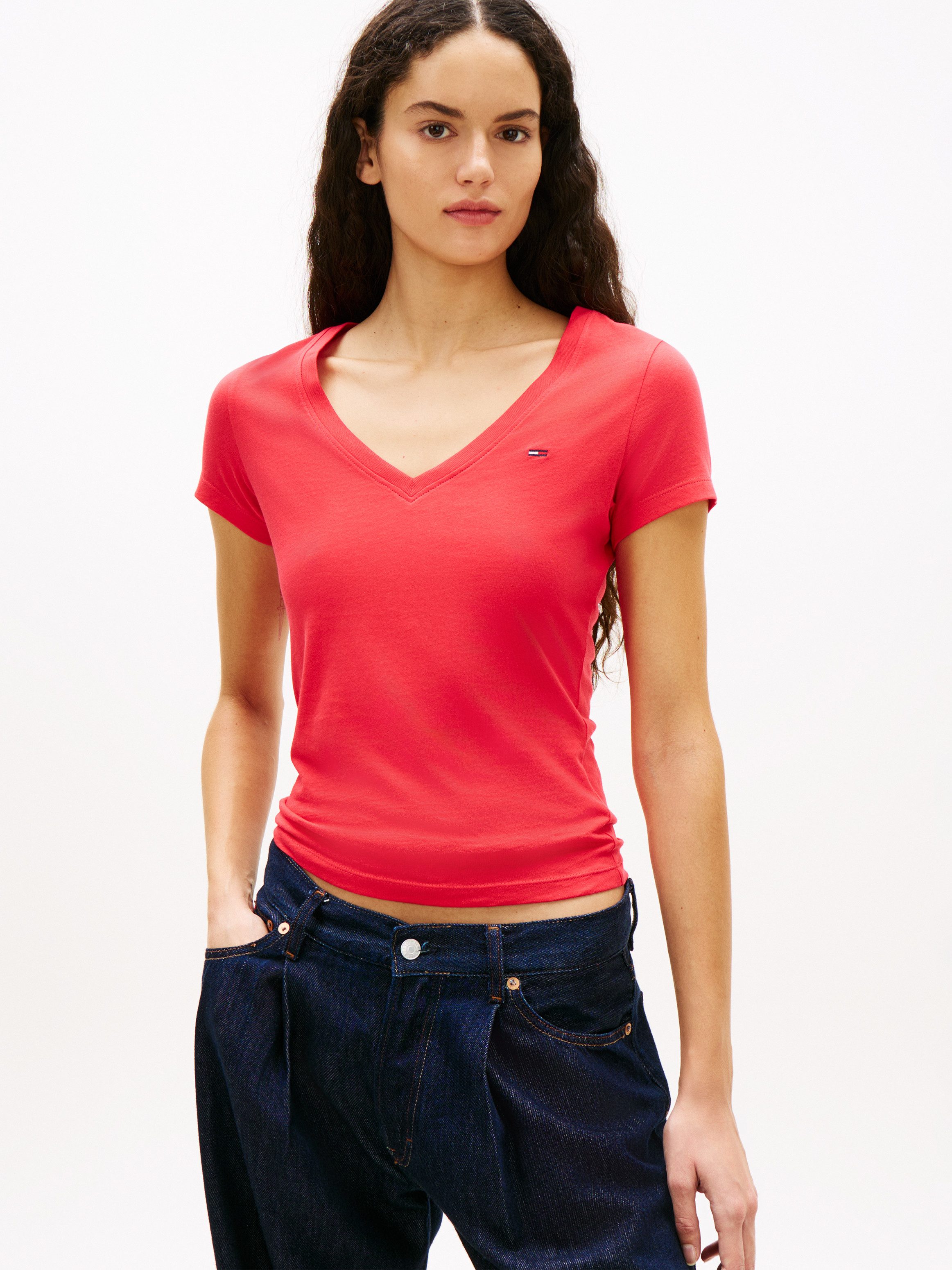 Tommy Jeans Kurzarmshirt TJW SLIM V-NECK TEE mit Logo-Stickerei