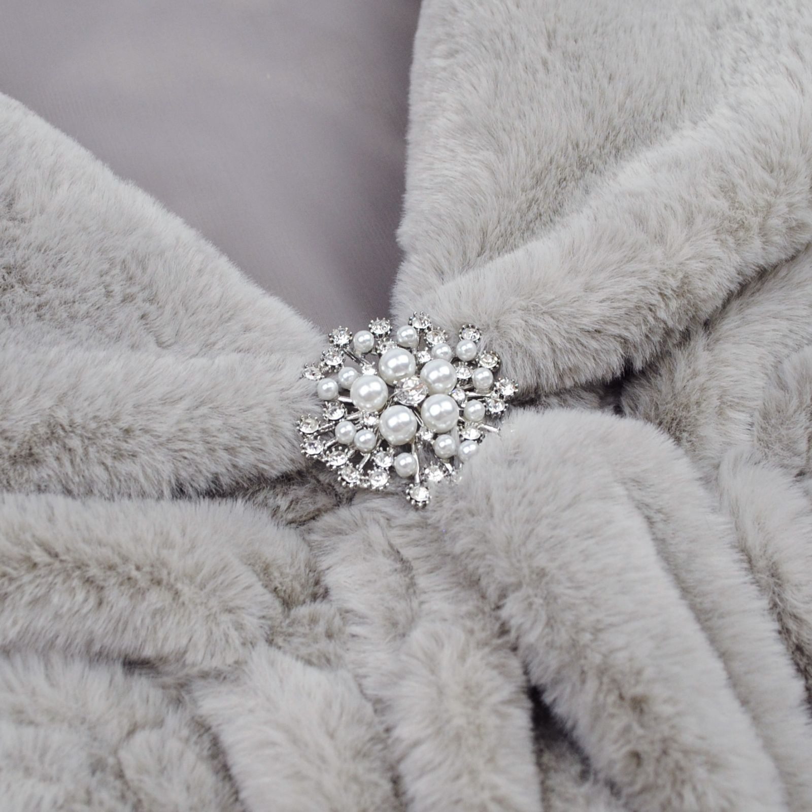 nsihing Modeschal Damen Elegant Braut Hochzeit Kunstpelz Schal Wrap Braut Pelz Schal, (1-St), Stola Fur Wraps und Tücher für Frauen – Bild 4 von 5