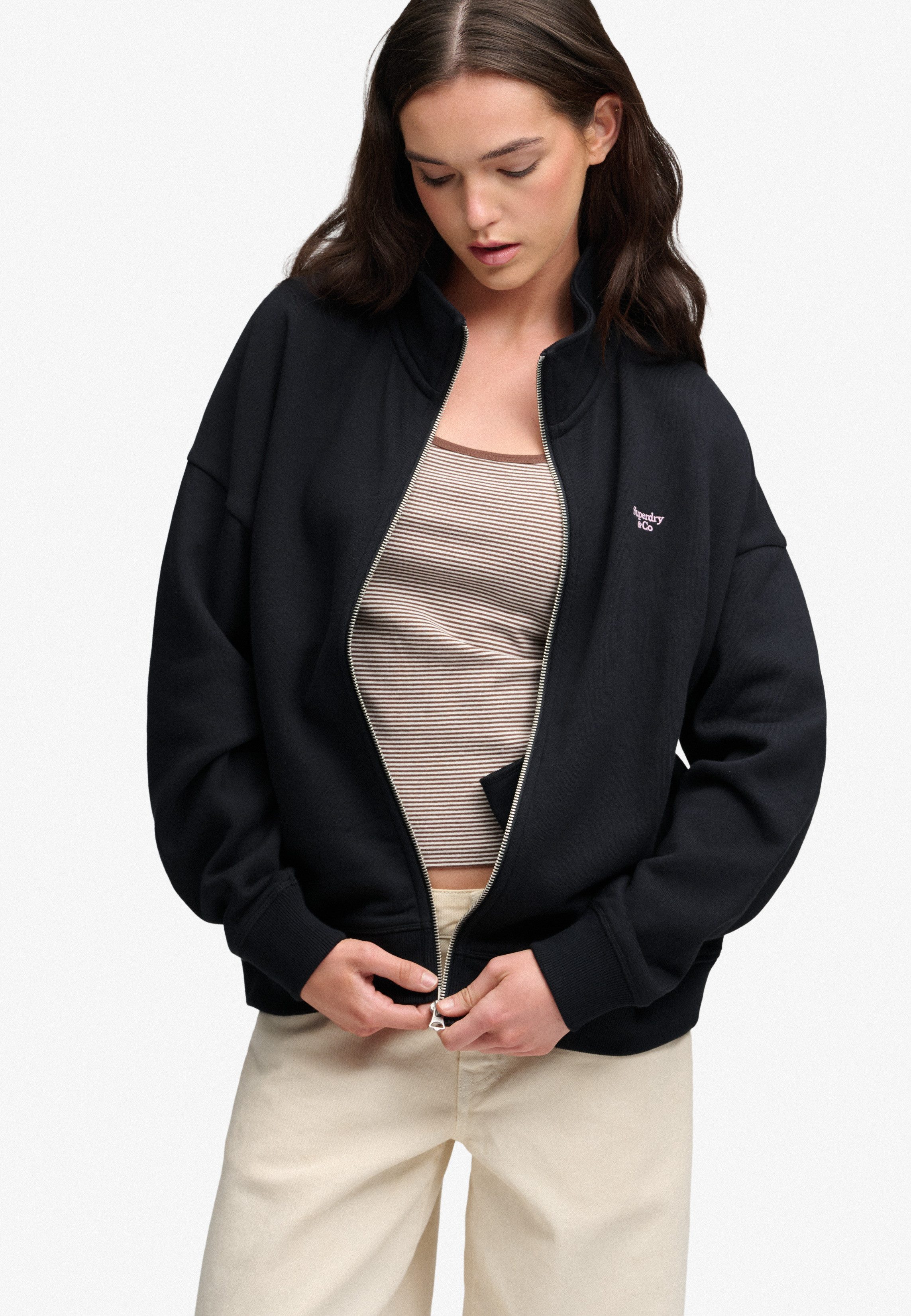 Superdry Sweatjacke SIGNATURE EMB OVERSIZED TRACK Oversize-Passform, mit Reißverschluss, hoch geschlossener Ausschnitt