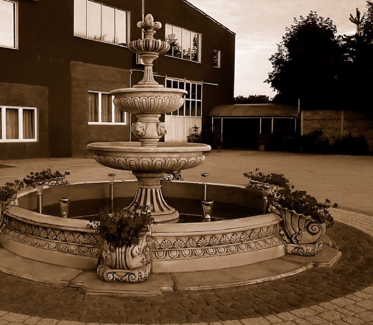 Thumbnail - Casa Padrino Gartenbrunnen Casa Padrino Barock Springbrunnen Umrandung Grau Ø 545 x H. 58 cm - Prunkvolle Gartenbrunnen ...