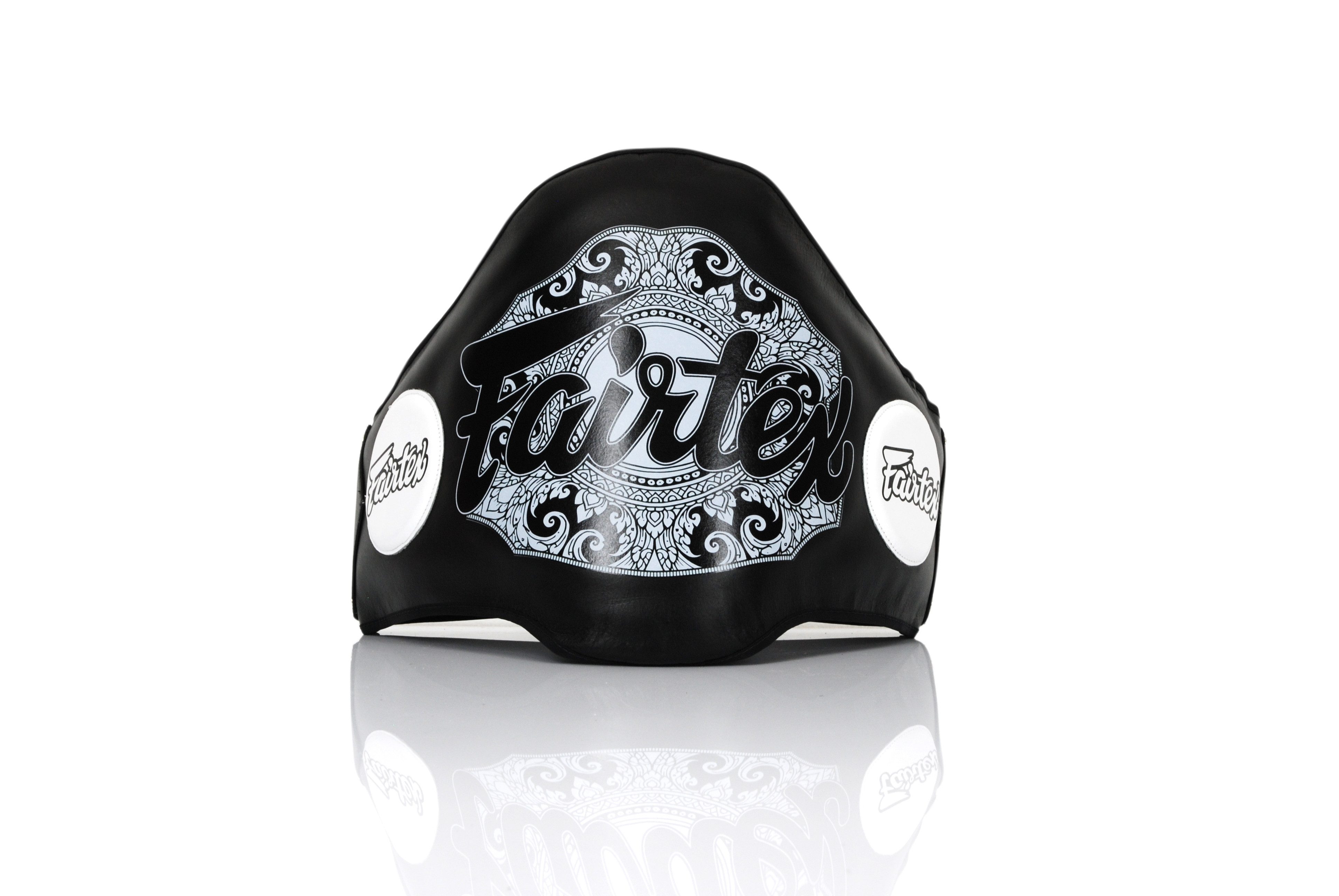 Fairtex Pratze Fairtex Leder Bauchpanzer Champion BPV2, Gemacht für das Nahkampftraining. Mit Zielscheibe für Leberhaken.