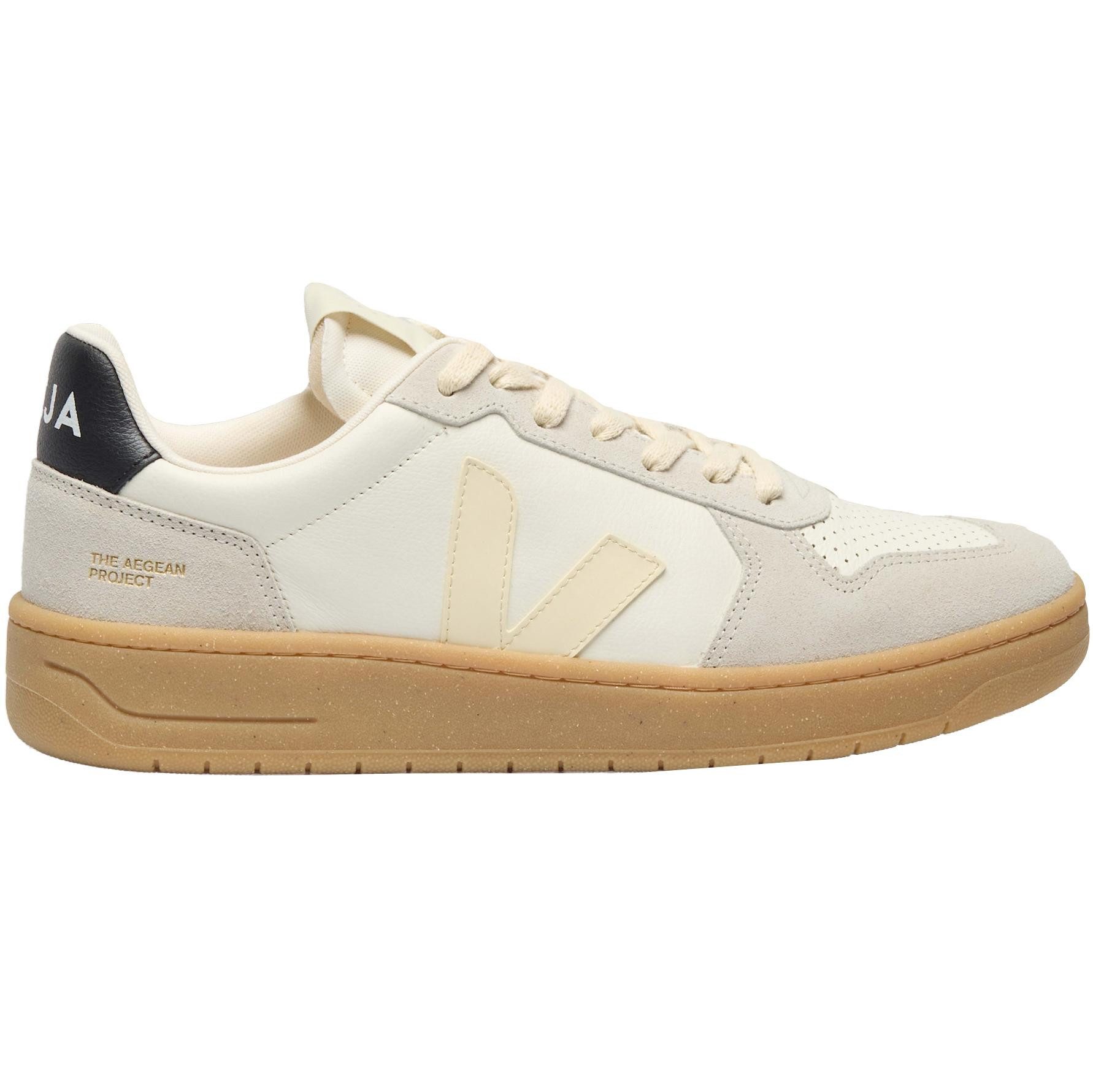 VEJA Veja V-82 Leather Sneaker