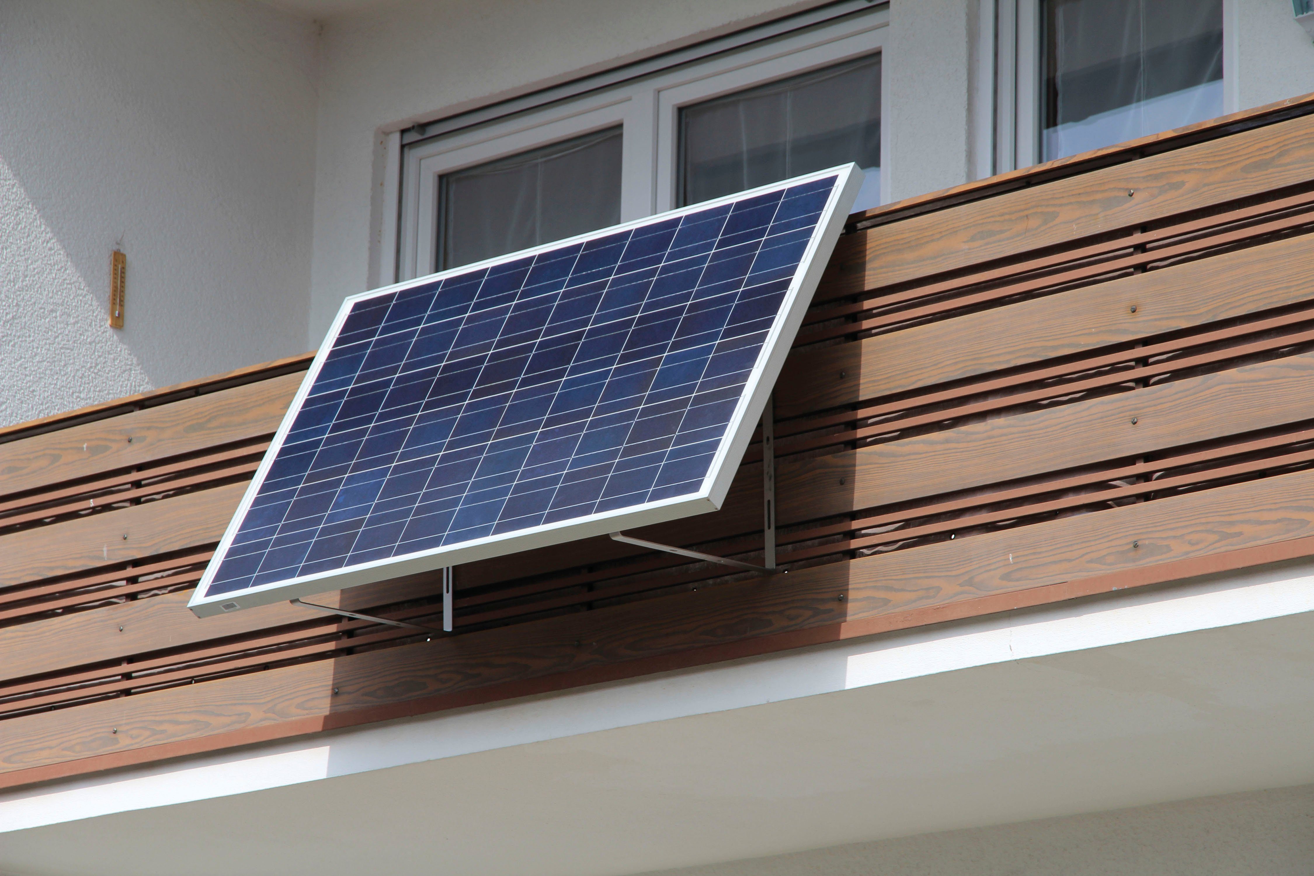 Sunset Balkonkraftwerk SUNpay®300plus, SUNKIT®300 Watt, 300 W, Monokristallin, (Komplett-Set, 6-St., inkl. Edelstahl-Halterungs-Set), Platzsparendes Solarmodul von deutschem Modulhersteller