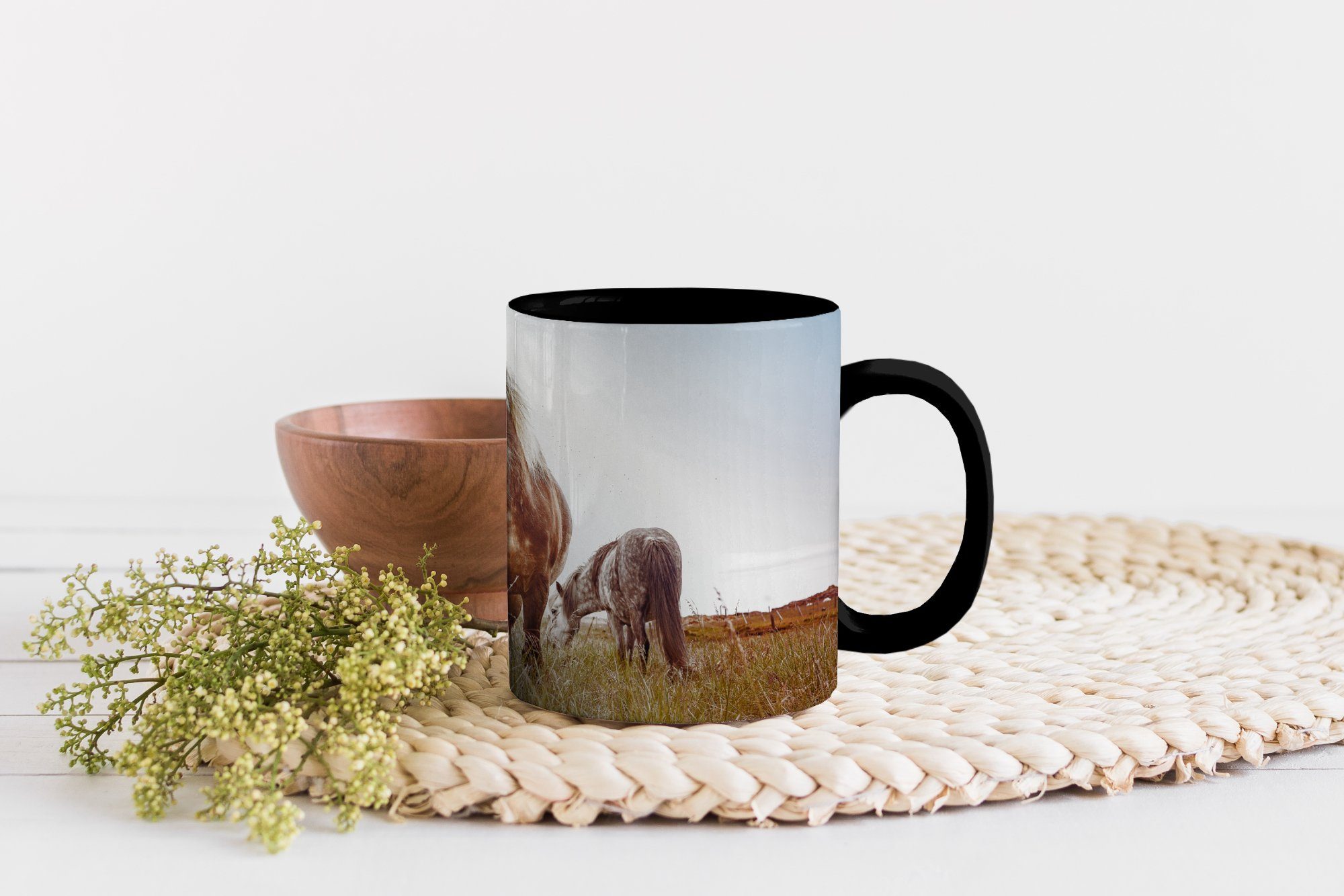 Kaffeetassen, Geschenk Tasse Keramik, - Zaubertasse, Gras Teetasse, MuchoWow Frühling, Farbwechsel, - Pferde