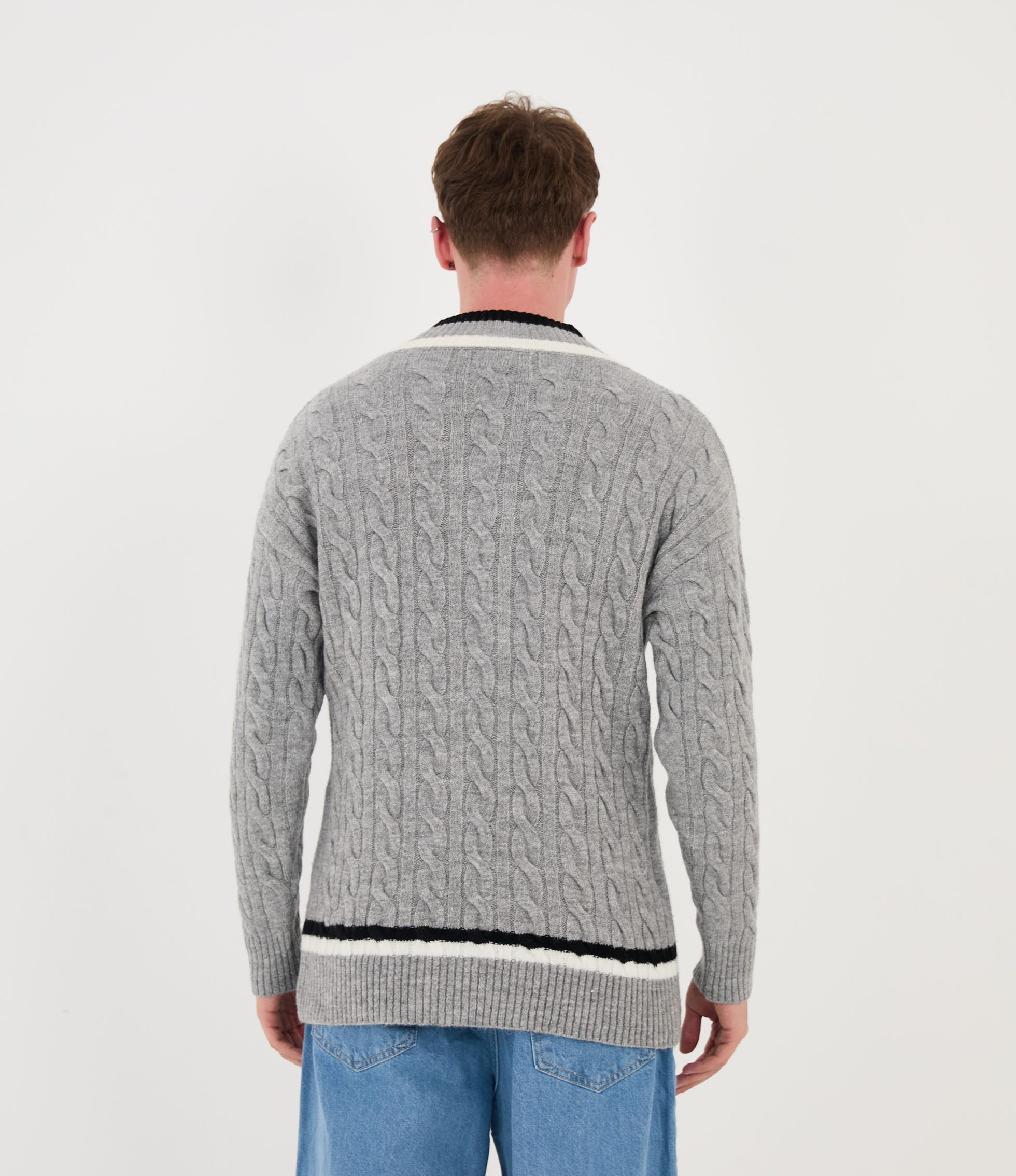 Denim Distriqt Strickpullover Lässiges V-Neck College Strick in Oversized Fit