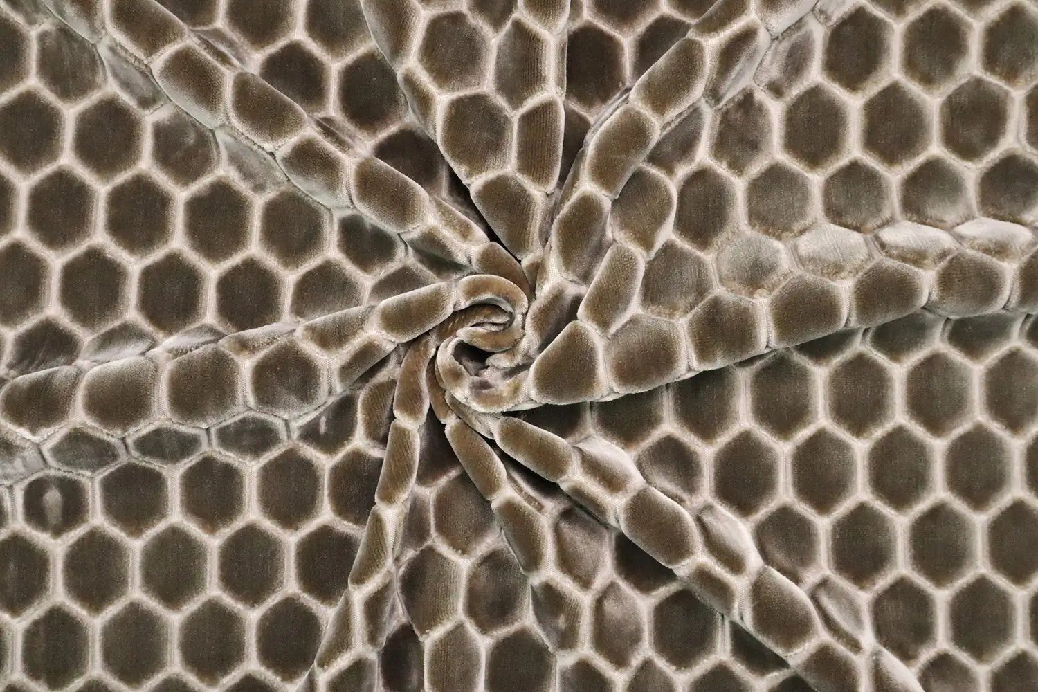 Stofferia Stoff Polsterstoff Samt Velour Hexagon Prism Taupe, Meterware