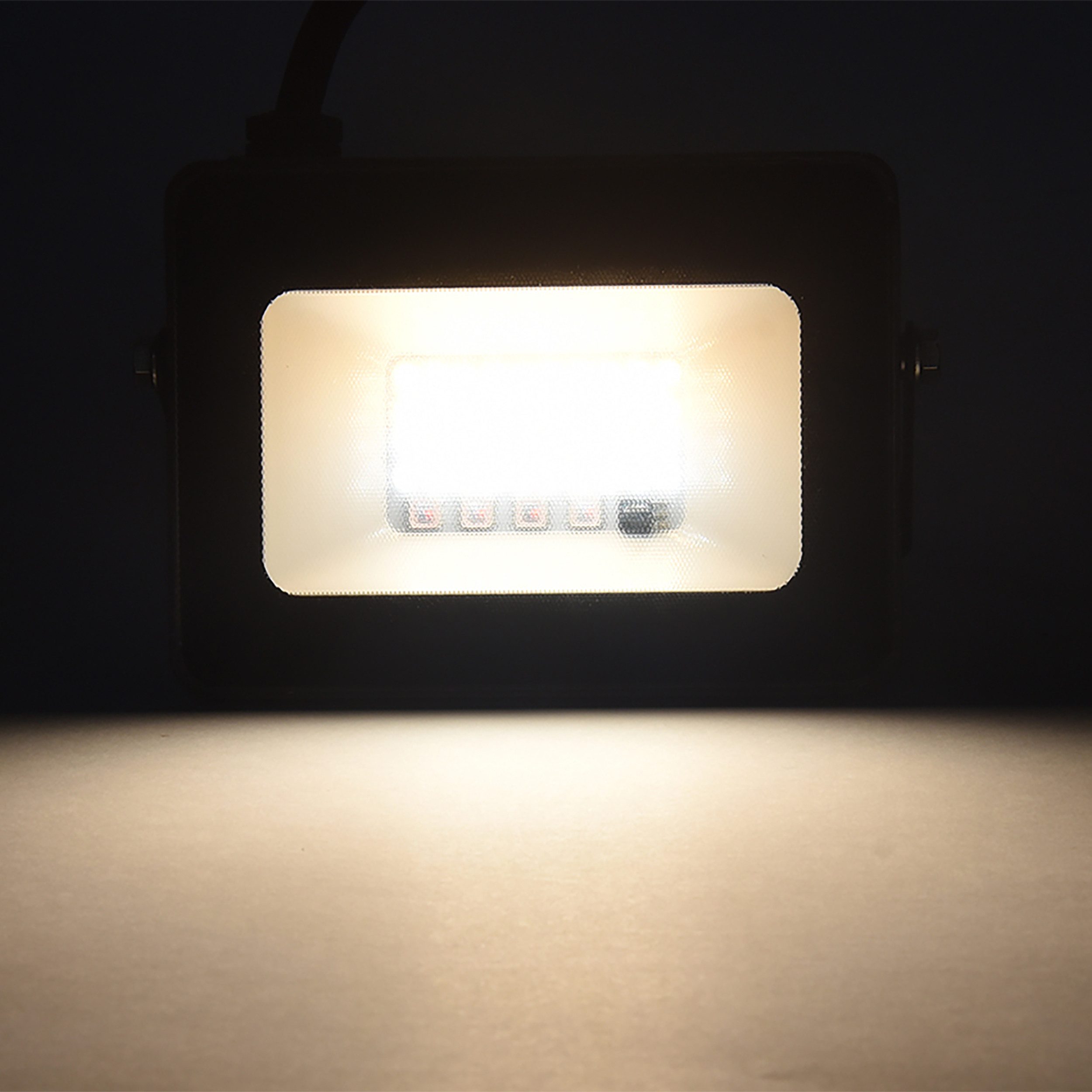näve LED Gartenstrahler Pia, CCT - über Fernbedienung, Dimmfunktion, Farbwechsel, Fernbedienung, Infrarot inkl., Memoryfunktion, Nachtlichtfunktion, dimmbar über Fernbedienung, mehrere Helligkeitsstufen, LED fest integriert, RGB, warmweiß - kaltweiß, RGBW, Memory, Nachtlicht, dimmbar, Fernbedienung, Zuleitung 300cm