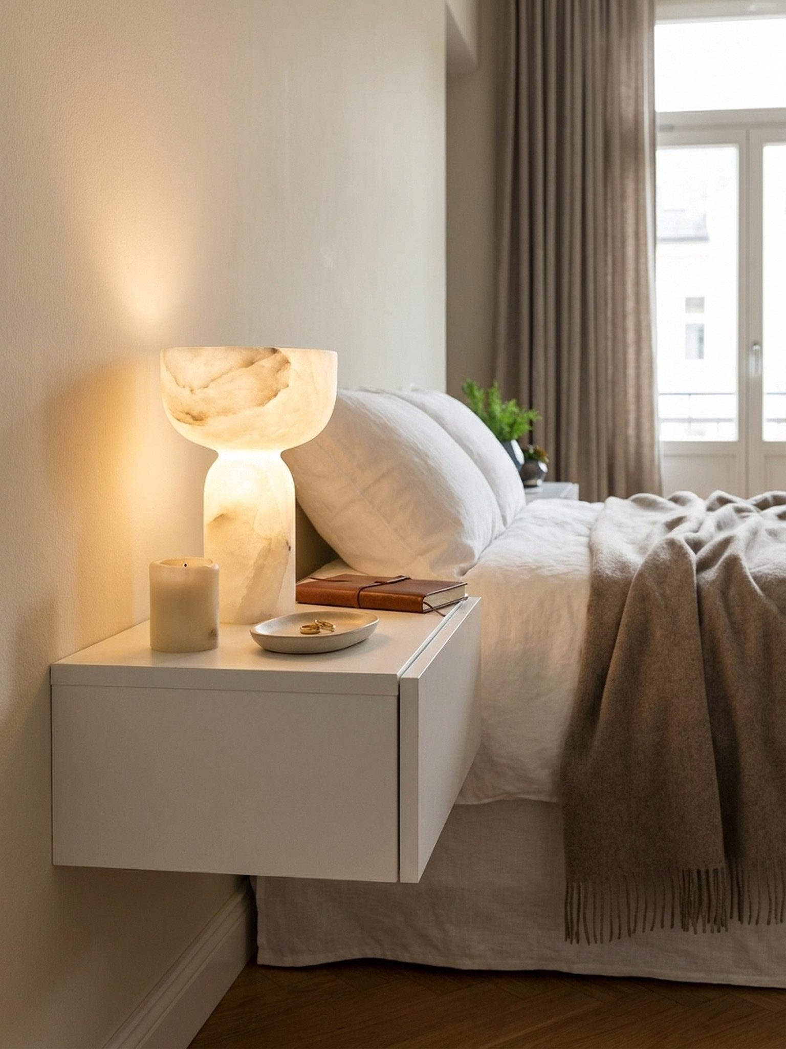 KADIMA DESIGN Nachttisch Nachtkonsole ZADAR für Wandmontage 46x15x30cm Weiß Nachttisch Holz, (schwebend, Wandkonsole Nachtkästchen hängend), Wandregal mit Schublade, Nachtschrank Wandboard für Boxspringbett