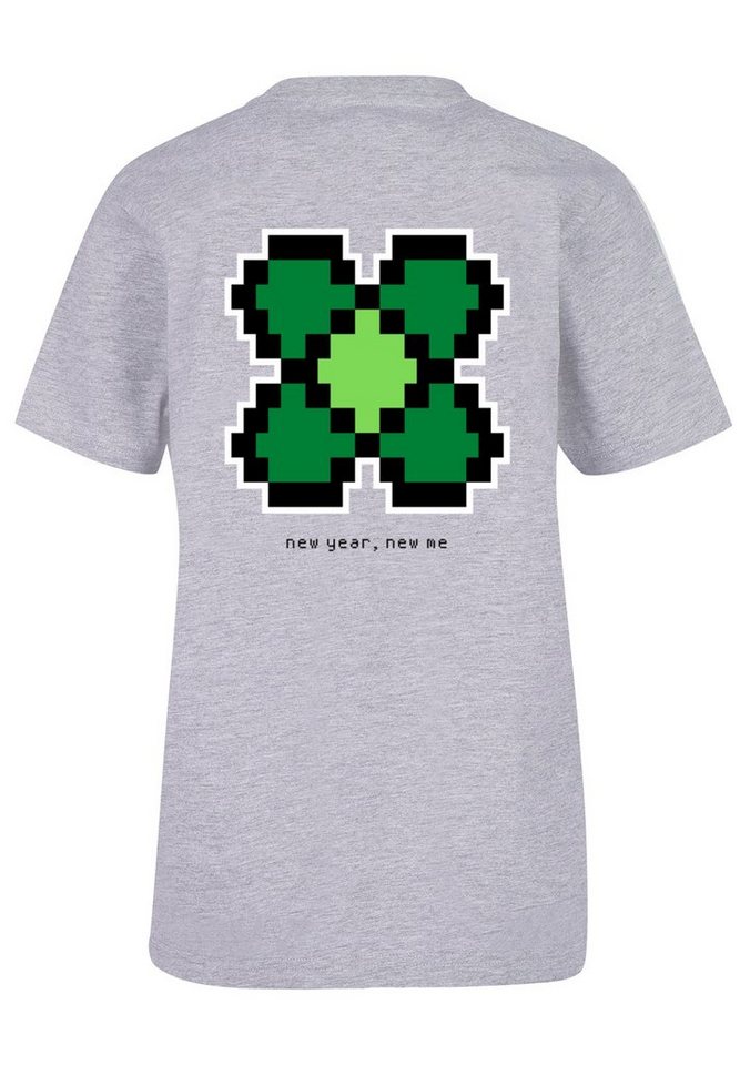 F4NT4STIC T-Shirt Silvester Happy New Year Pixel Kleeblatt Print, Das Model  ist 145 cm groß und trägt Größe 145/152