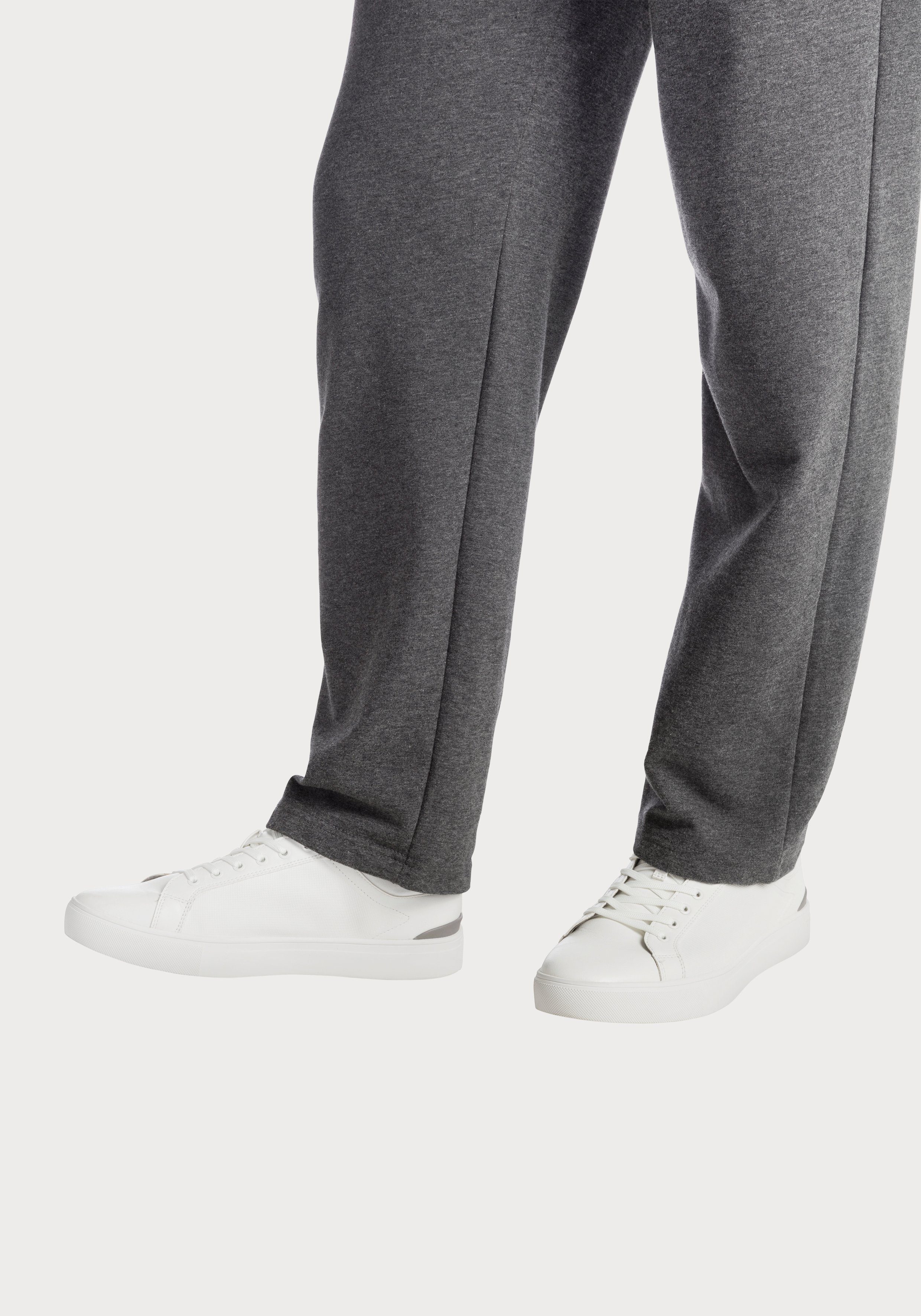KangaROOS Sweathose Jogginghose in legerer Weite