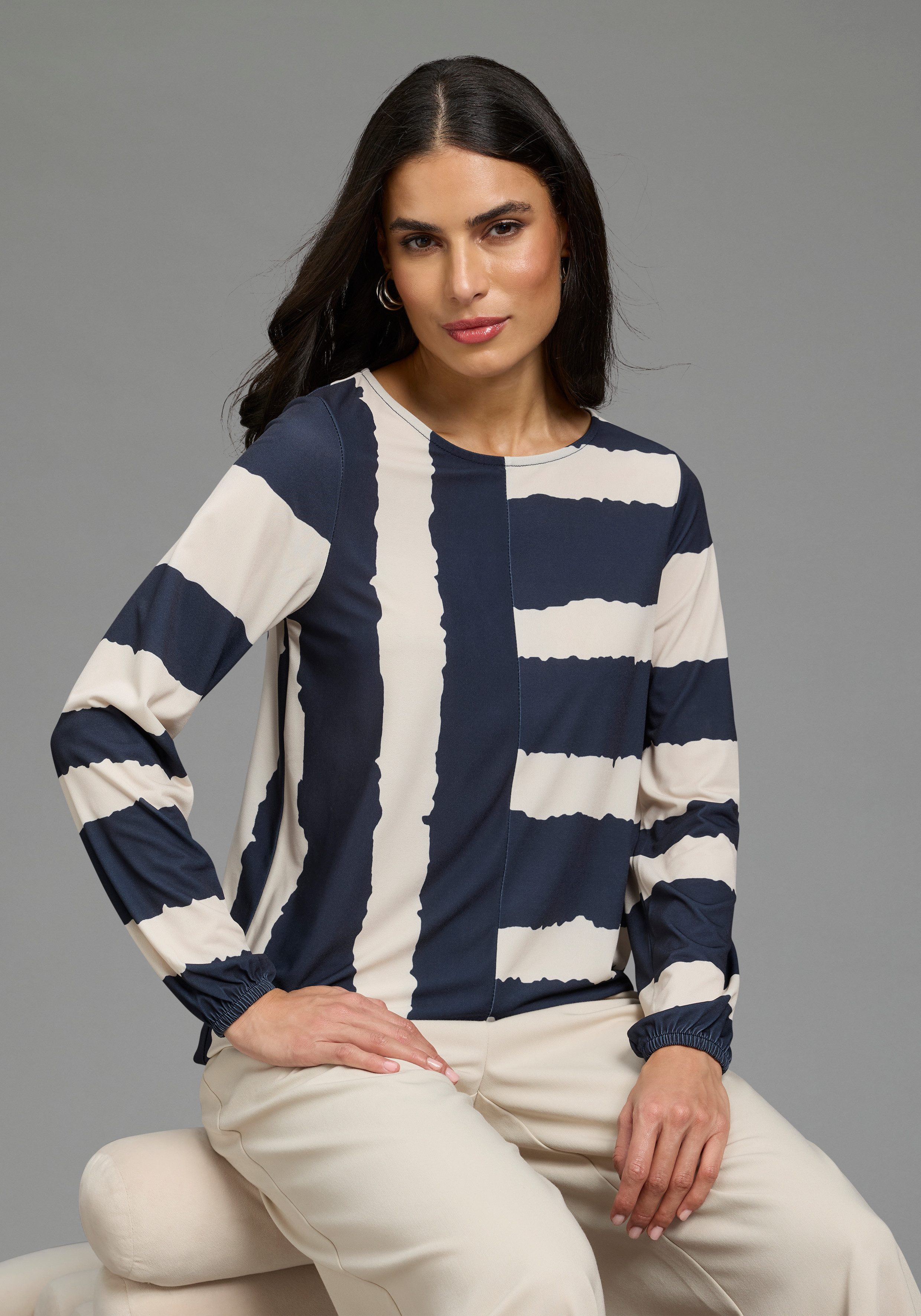 Laura Scott Langarmshirt figurumschmeichelnde Passform, mit Rundhalsausschnitt