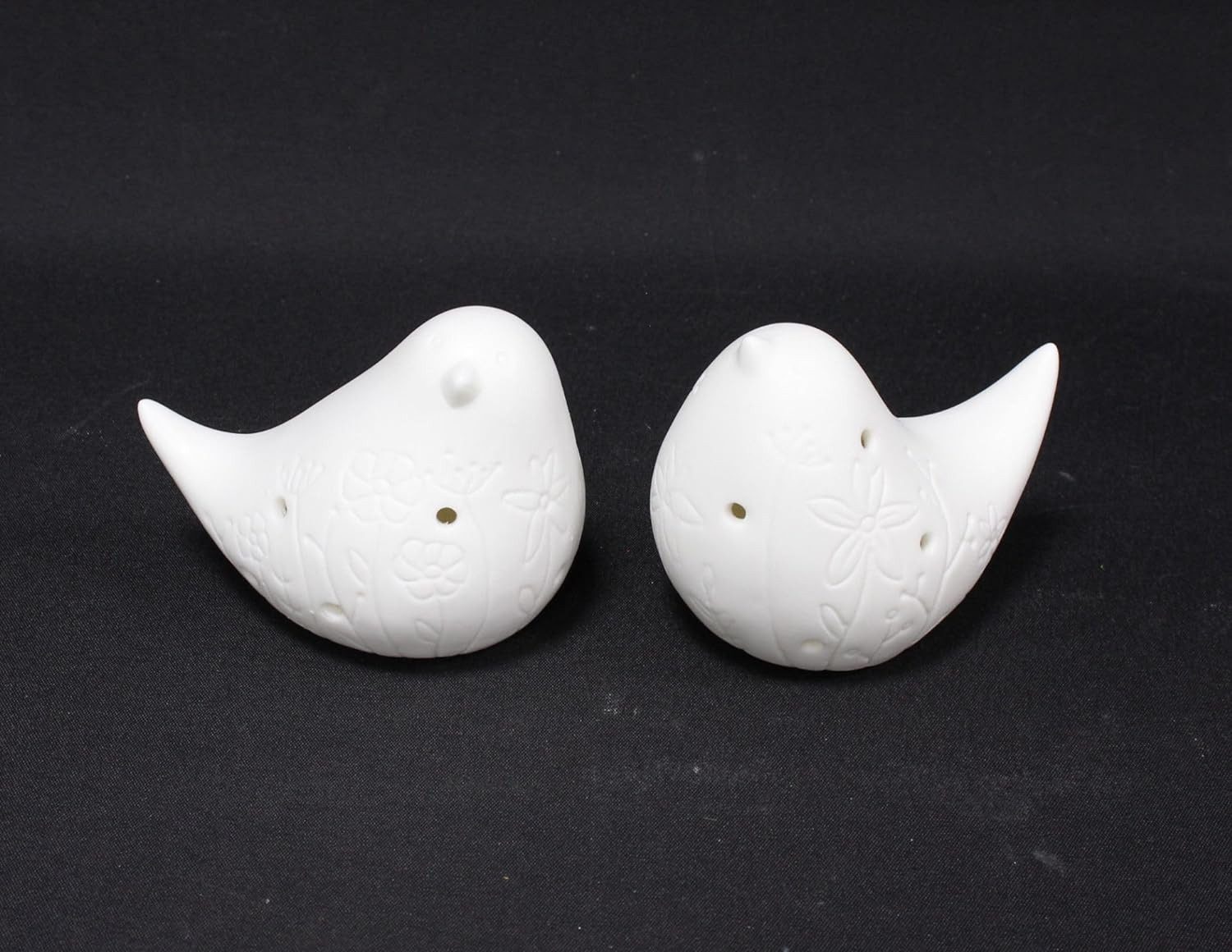 Dekoleidenschaft LED-Dekofigur Vogel "Blumenwiese" aus Porzellan, weiß, mit Beleuchtung, Leuchtdeko (2 St., im Set), Porzellanfigur Frühlingsdeko Porzellanvögel Vogelfiguren Dekoleuchte