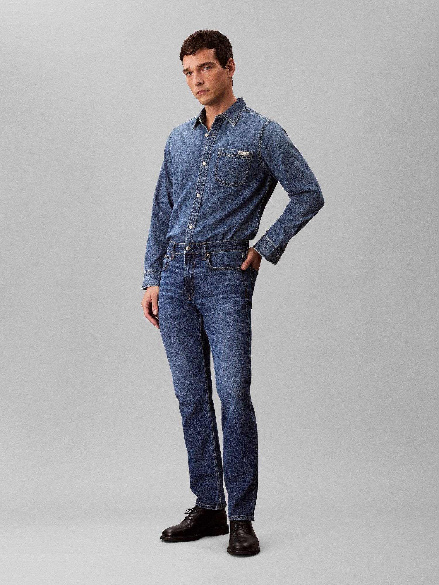 Calvin Klein Jeans Slim-fit-Jeans Slim fit mit Taschen – Bild 3 von 5