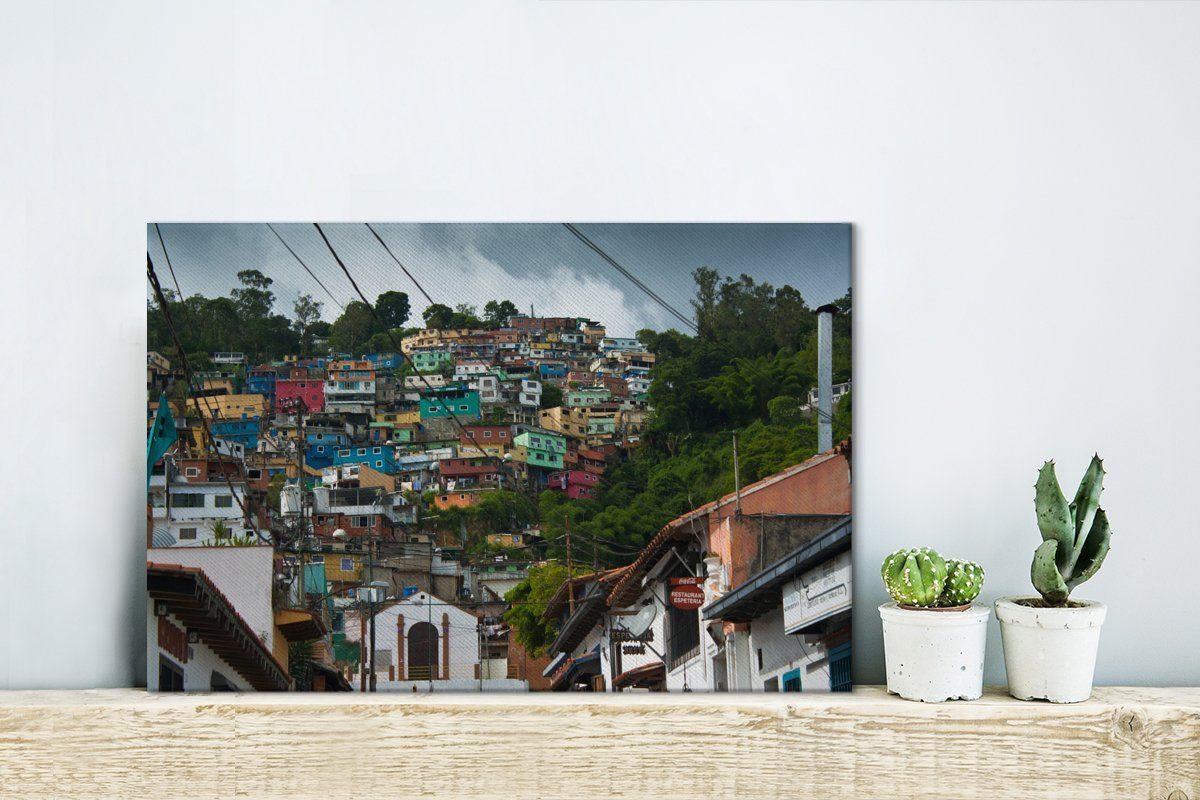 OneMillionCanvasses® Leinwandbild Leinwandbilder, Venezuela, Aufhängefertig, tropischen Wandbild 30x20 cm Wanddeko, (1 rund Caracas St), Favela im um Bunte