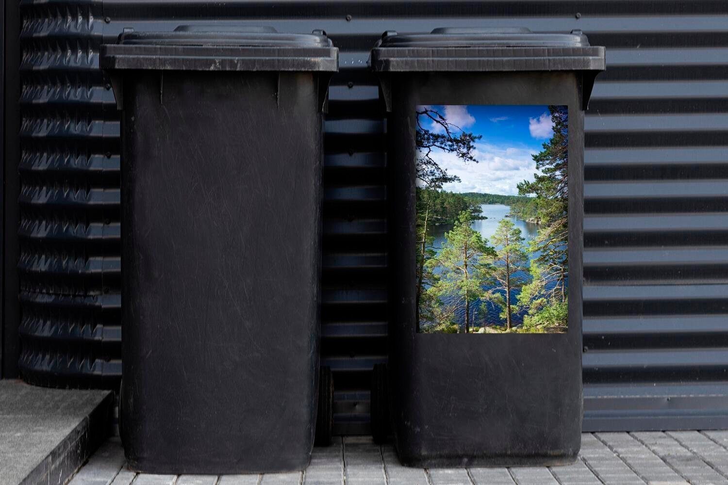 Wandsticker ein See St), (1 Sticker, Die in Container, MuchoWow Mülltonne, Schweden Tiveden-Nationalpark Waldlandschaft im Abfalbehälter und Mülleimer-aufkleber,