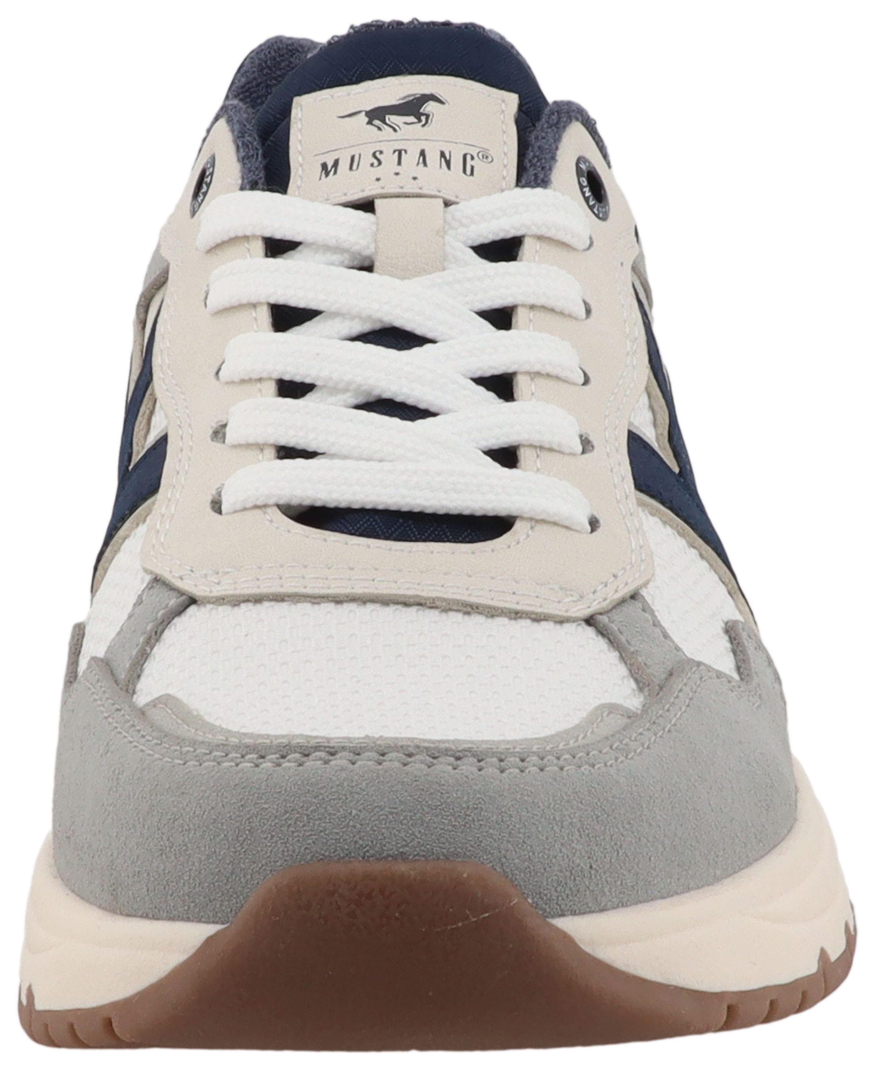 Mustang Shoes Giacinto Sneaker Freizeitschuh, Halbschuh, Schnürschuh im modischen Kontrast-Look