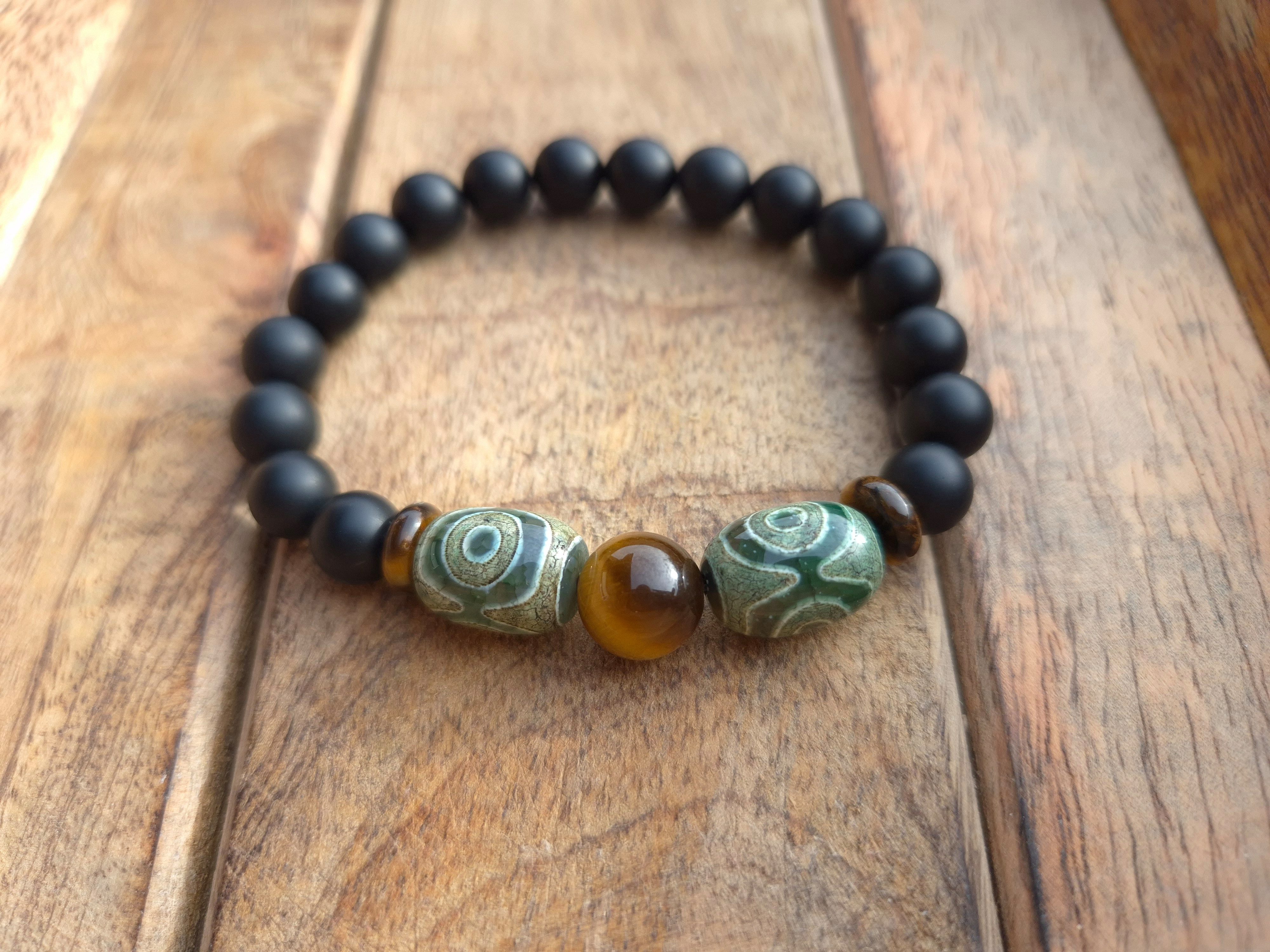 NAHLE Armband Tibetischer Achat Tigerauge Onyx 8mm Perlenarmband, handmade, dehnbares Band, made in Germany