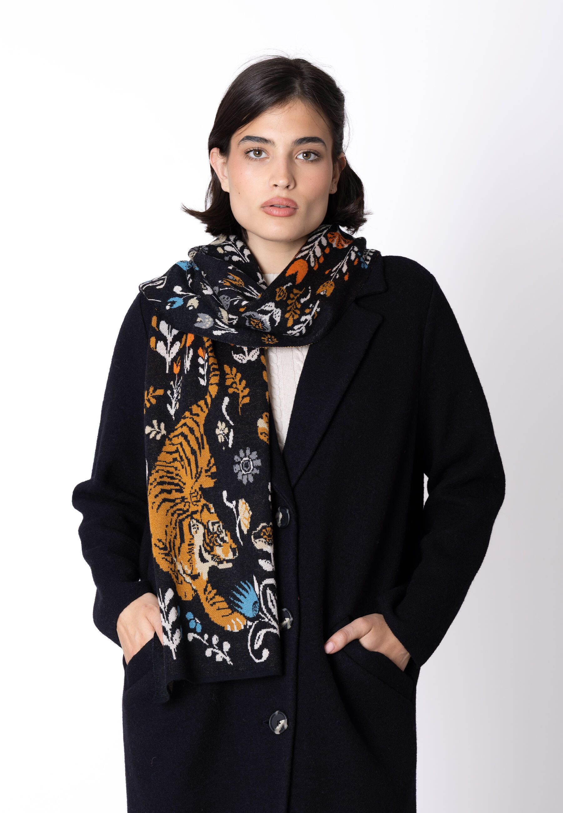 IVKO WOMAN Modeschal, (1-St), mit Statement-Tiger und Botanikmotiven