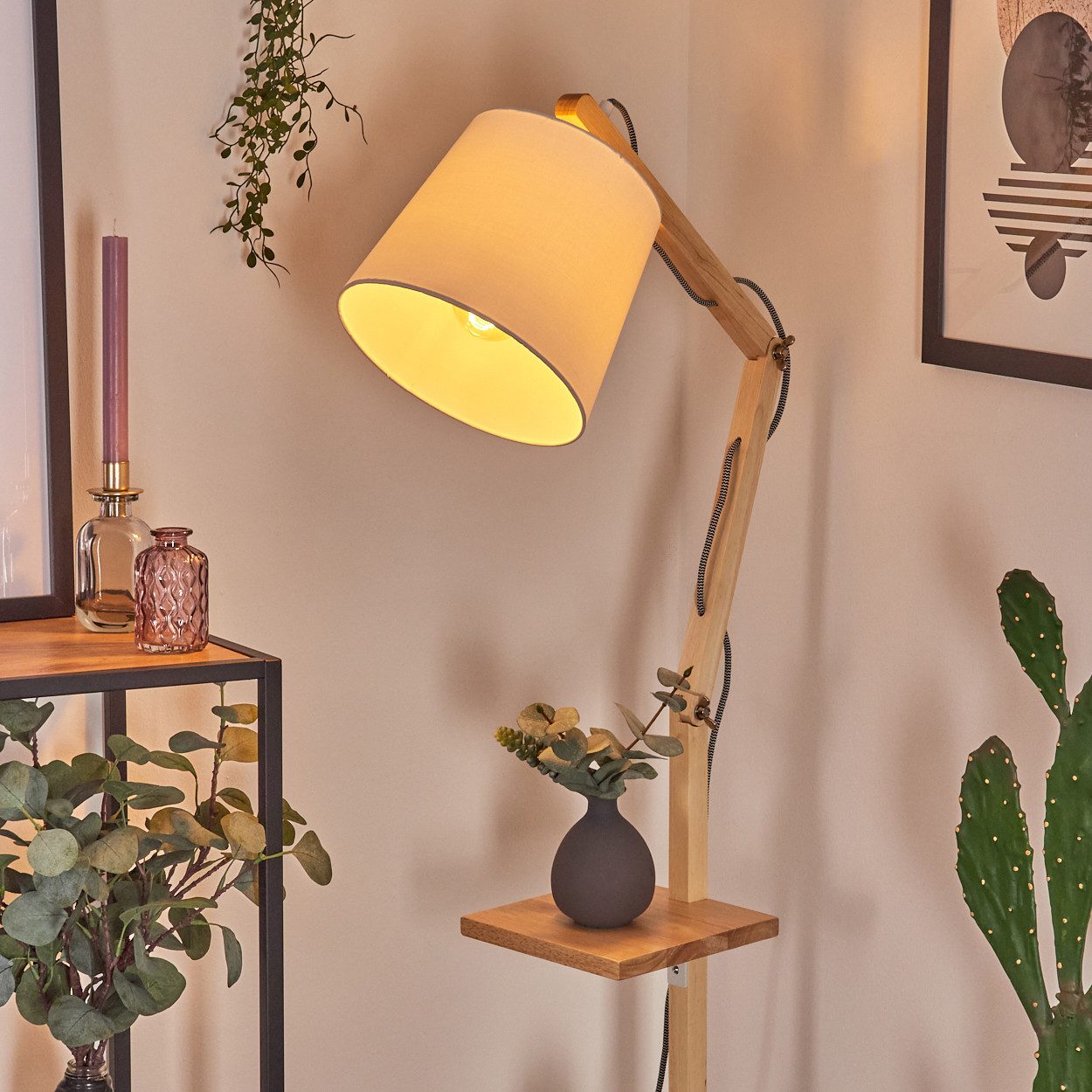 hofstein Stehlampe verstellbare Stehlampe aus Holz/Metall/Stoff in Natur/Weiß, ohne Leuchtmittel, Leuchte im Boho-Design mit Ablageflächen u. Schalter, 152,5 cm, E27