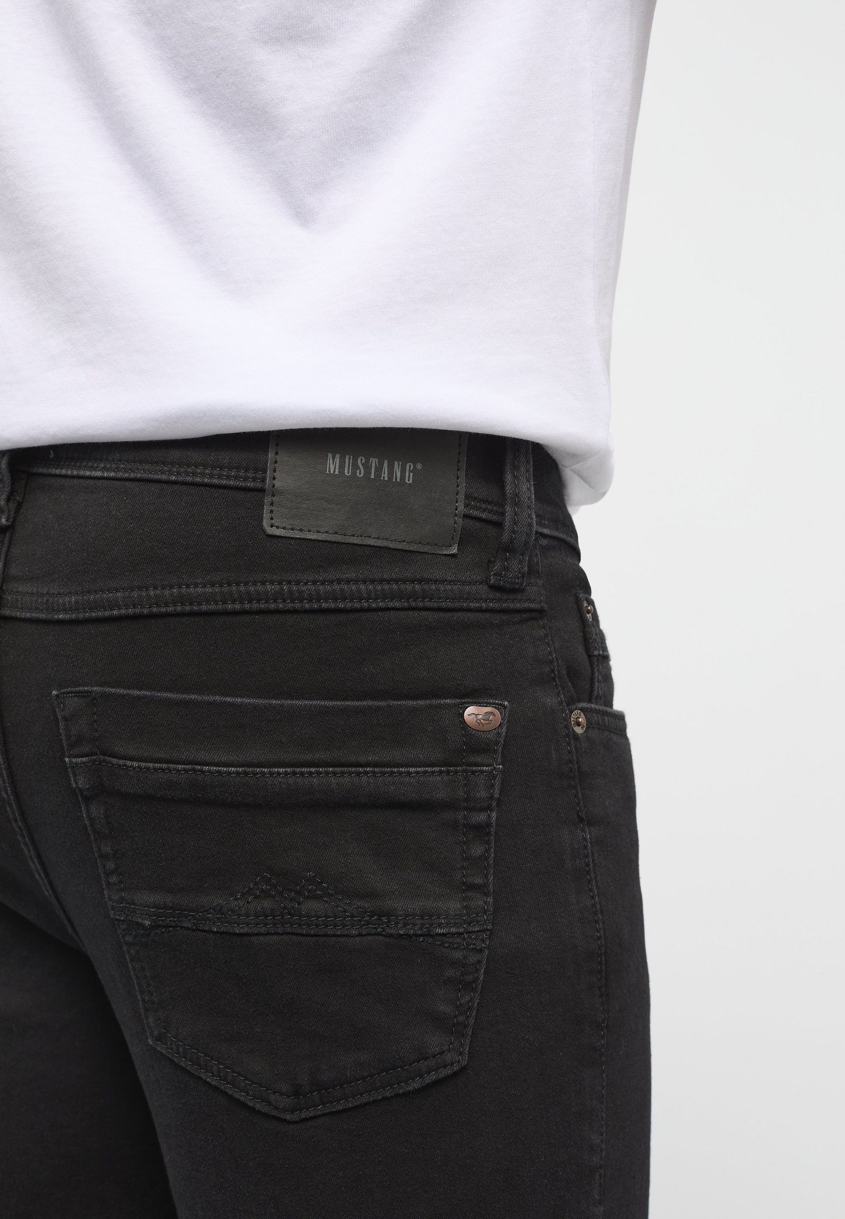 MUSTANG 5-Pocket-Jeans Washington Straight used black Fit Stretch Denim stone