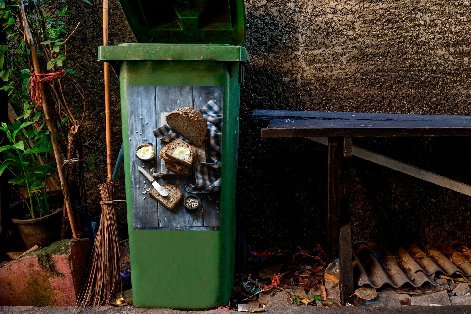 Wandsticker MuchoWow Brot Abfalbehälter Mülleimer-aufkleber, St), mit Sticker, Mülltonne, Container, Butter (1