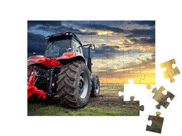 puzzleYOU Puzzle Moderner Traktor bei Sonnenuntergang, 48 Puzzleteile, puzzleYOU-Kollektionen Traktoren