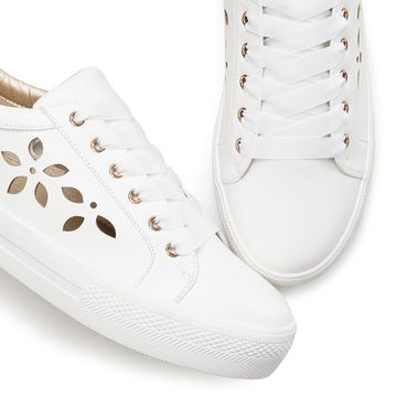 LASCANA Sneaker mit kleinen Cut-Outs, Schnürhalbschuhe, Freizeitschuhe VEGAN