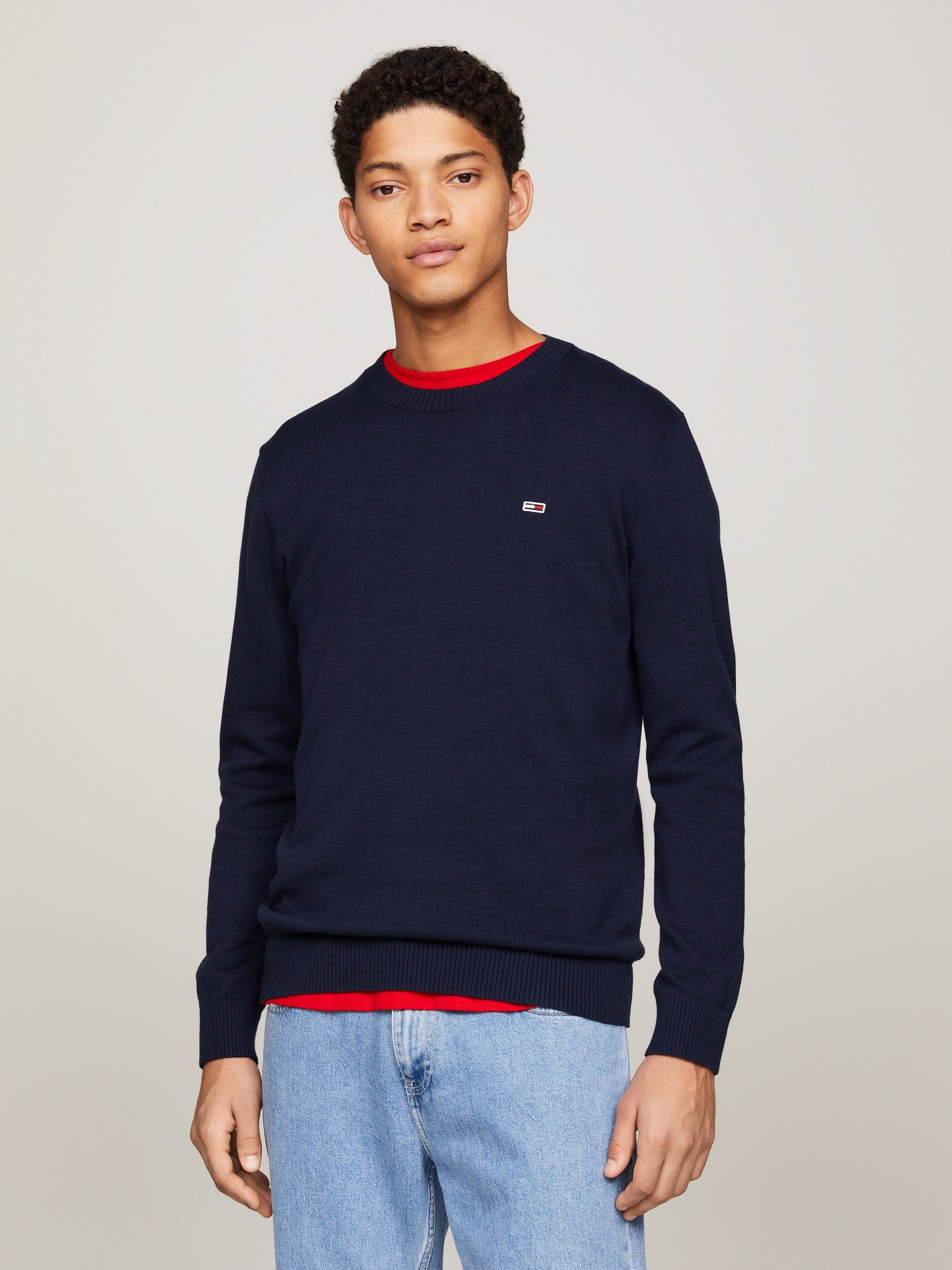 Tommy Jeans Rundhalspullover TJM SLIM ESSENTIAL LIGHT SWEATER mit Flag-Patch