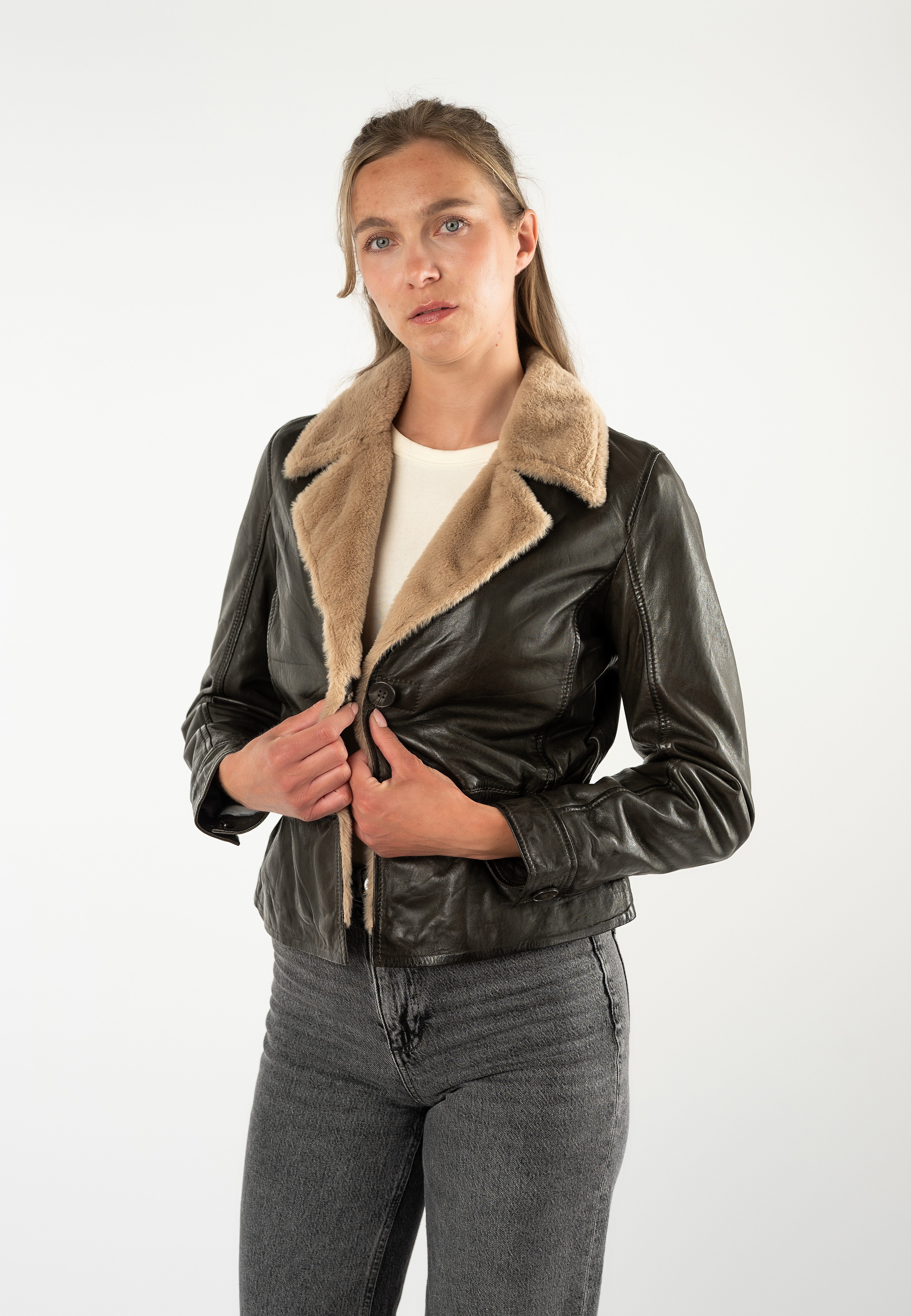 Mauritius Lederjacke MWIcelyn mit Reverskragen mit Fake-Fur-Besatz, tailliert