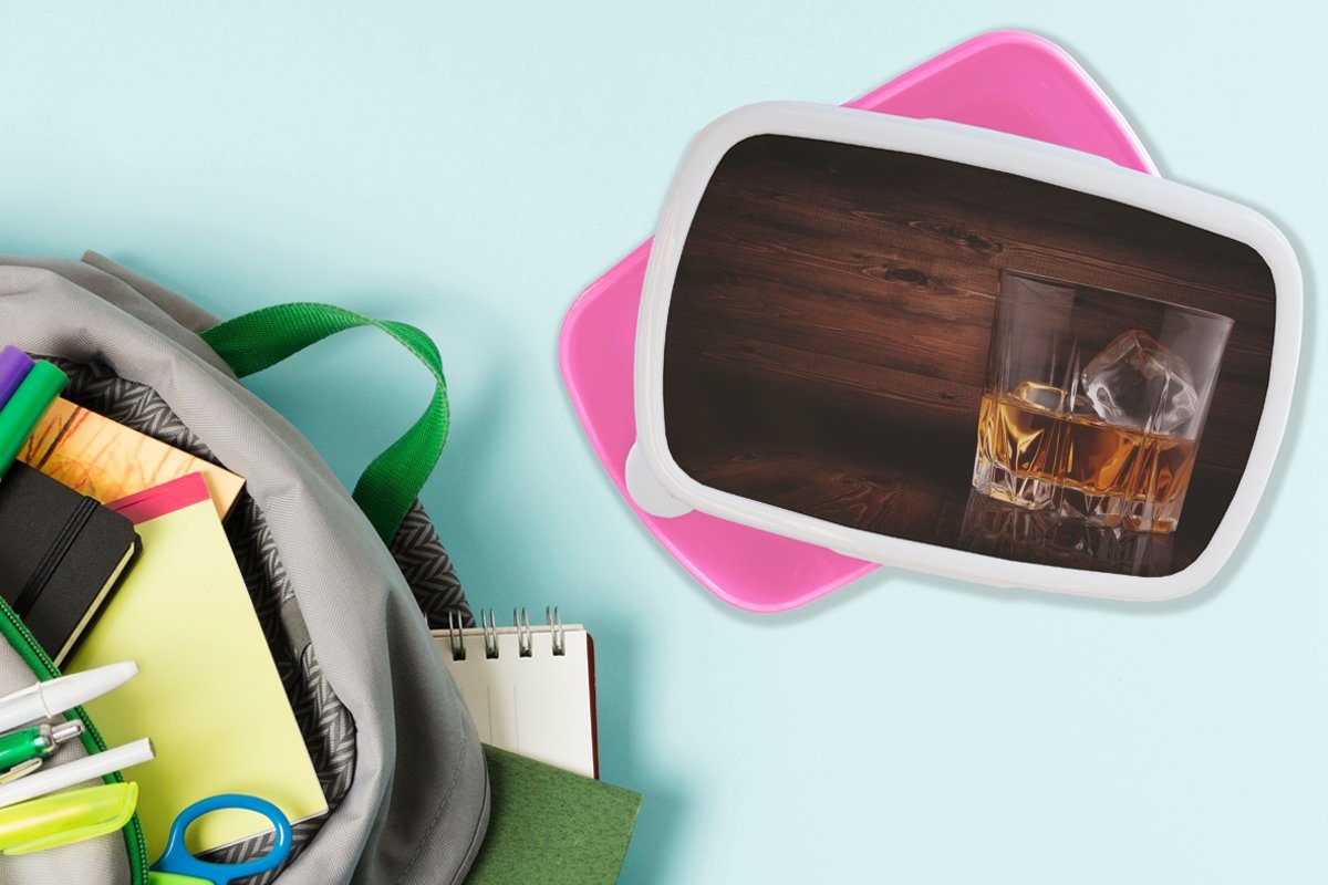 Kunststoff, rosa Glas, - für Alkohol Lunchbox Brotdose Brotbox MuchoWow (2-tlg), Kinder, - Kunststoff Erwachsene, Snackbox, Whiskey Mädchen,
