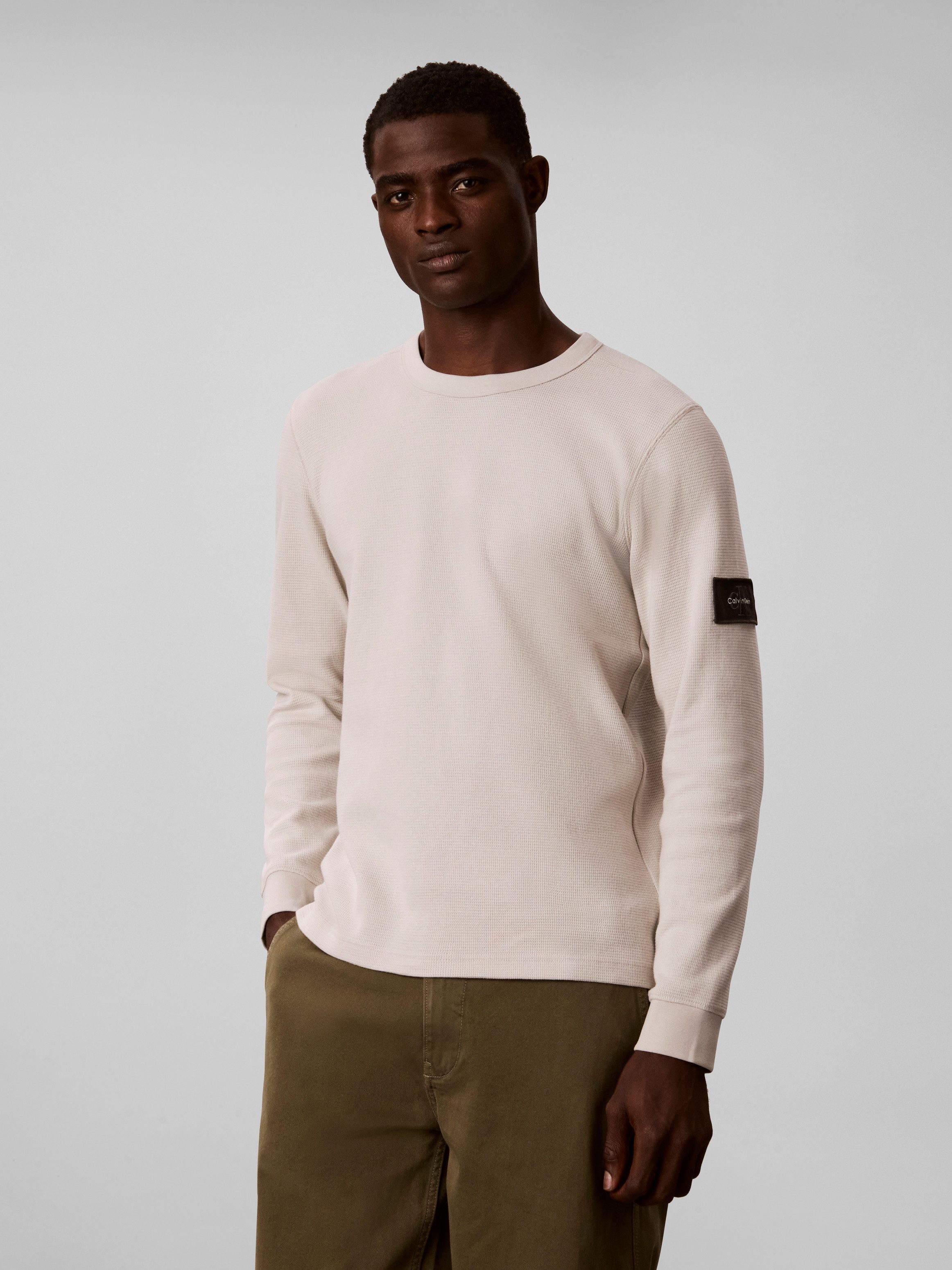 Calvin Klein Jeans Langarmshirt WAFFLE BADGE CREWNECK TEE Regular fit, Badge, Rundhalsausschnitt