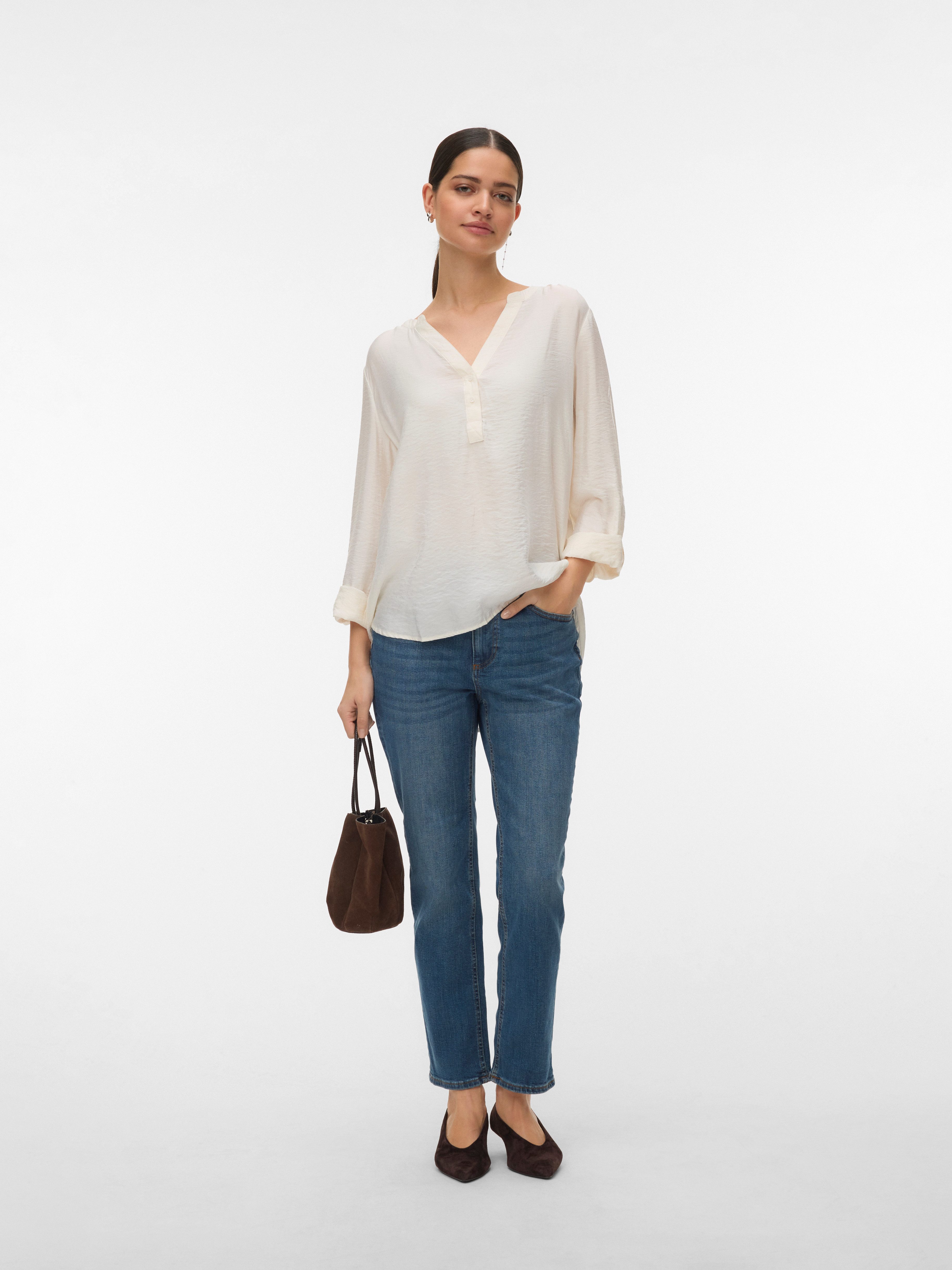 Vero Moda Blusenshirt VMKAJA LS V-NECK FOLD-UP TOP WVN mit Raglan-Ärmeln – Bild 4 von 5