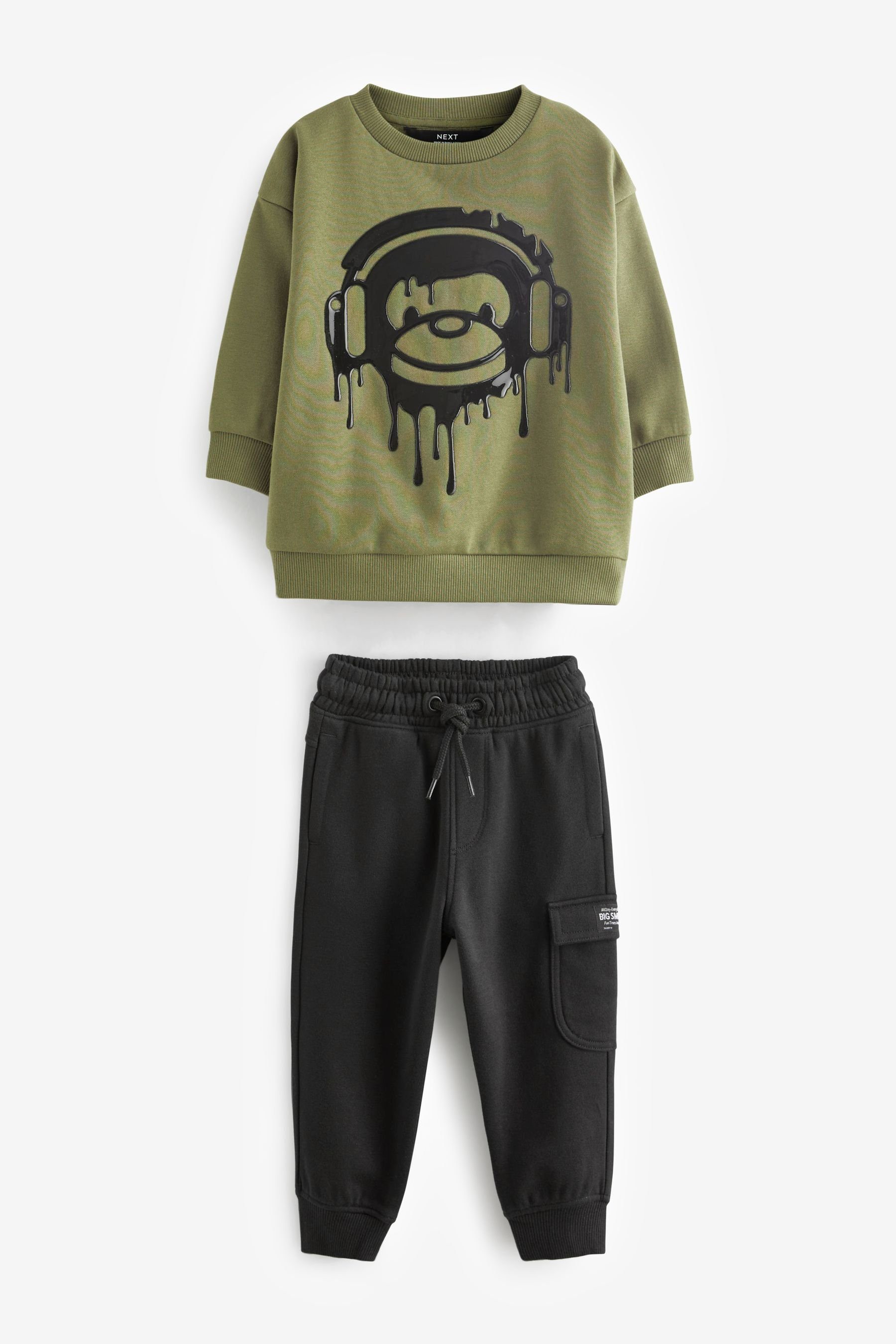 Next Sweatanzug Sweatshirt mit Motiv und Jogginghose im Set (2-tlg) Khaki Green/Black Drippy Bear