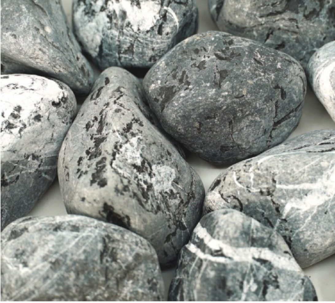 Zierkies 20 Kg Dekosteine Kies Gartensteine 2-4 cm Schwarzer Stein, (1 St), Getrommelt