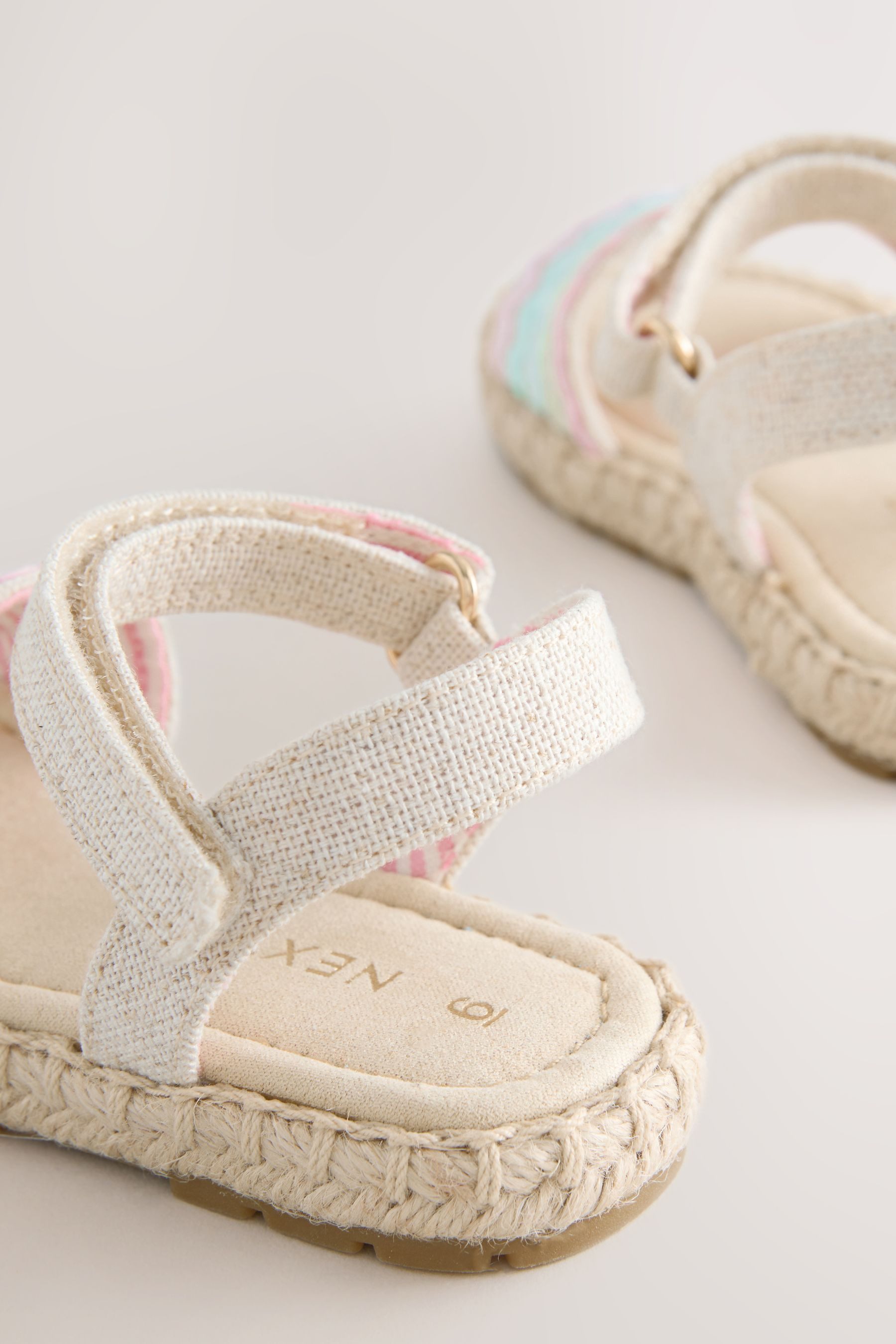 Next Sandalen mit Knöchelriemen und Klettverschluss Sandale (1-tlg)