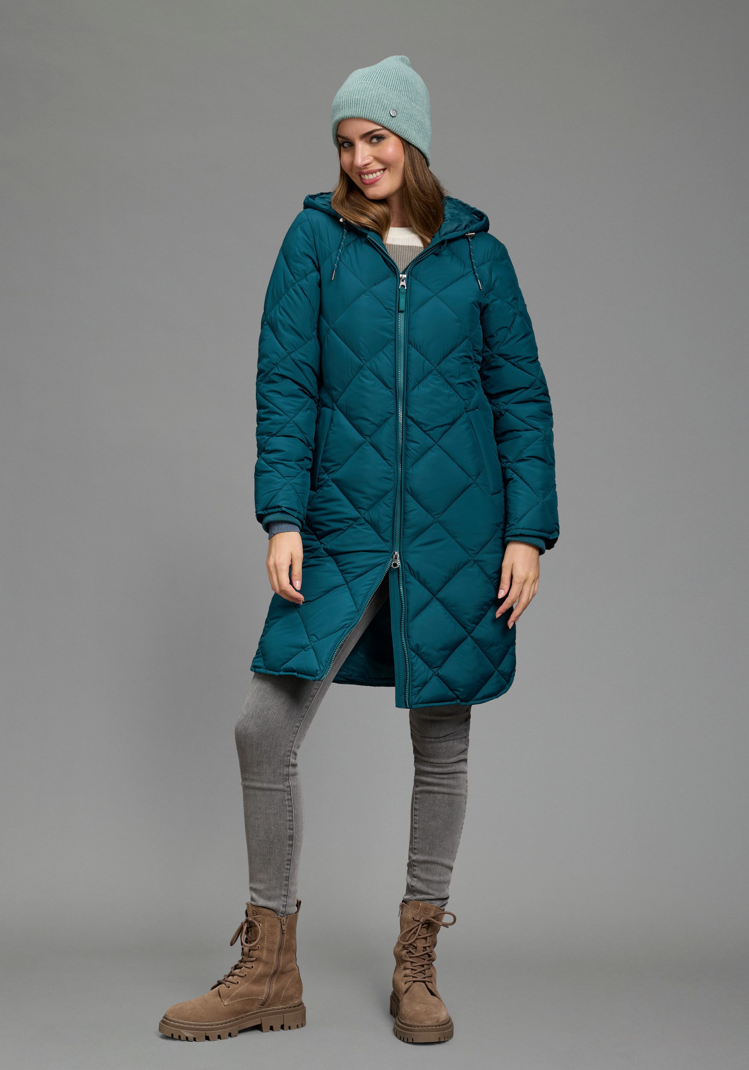 KangaROOS Steppjacke lange Form mit Kapuze und modernem Steppmuster. € 99,99, (€ 99,99 pro 1 Stk).
