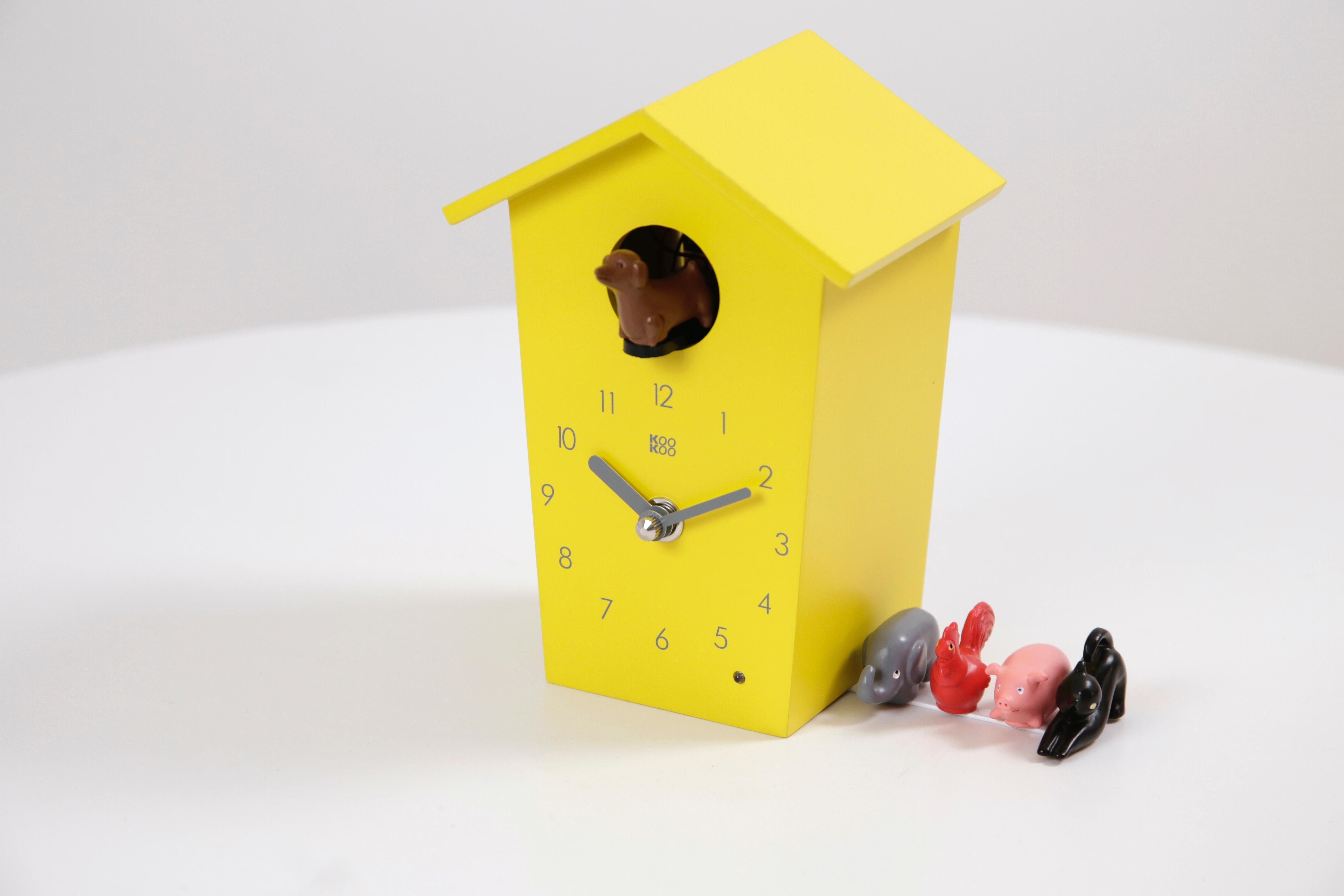 KOOKOO Tischuhr AnimalHouse mit 5 bunten Magnettierchen und 1 Metallstäbchen