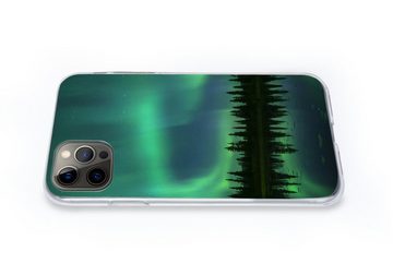 MuchoWow Handyhülle Nordlicht - Bäume - Wasser - Alaska, Handyhülle Apple iPhone 13 Pro, Smartphone-Bumper, Print, Handy