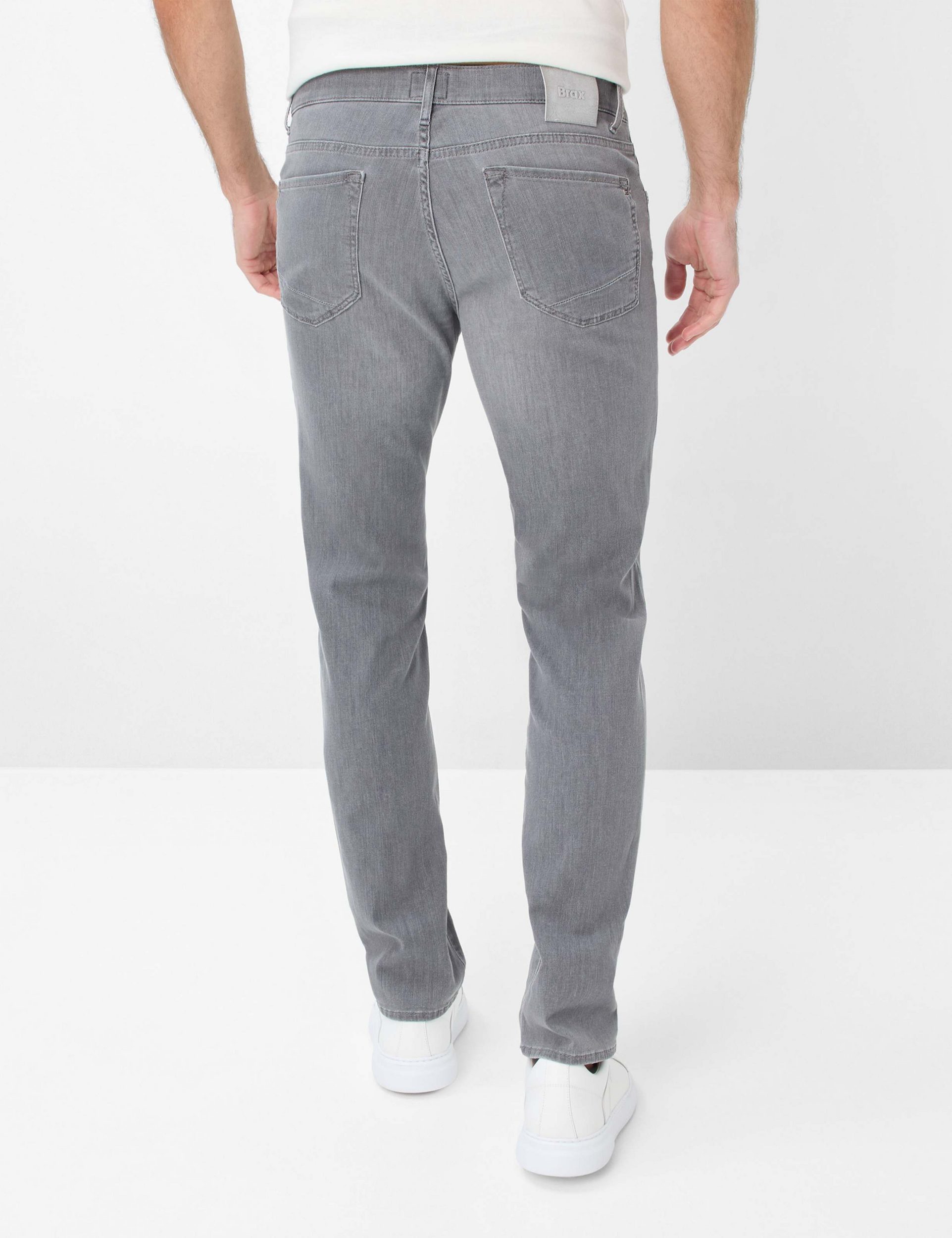 Brax 5-Pocket-Jeans CHUCK Hi-Flex Light, softer Sommerdenim
