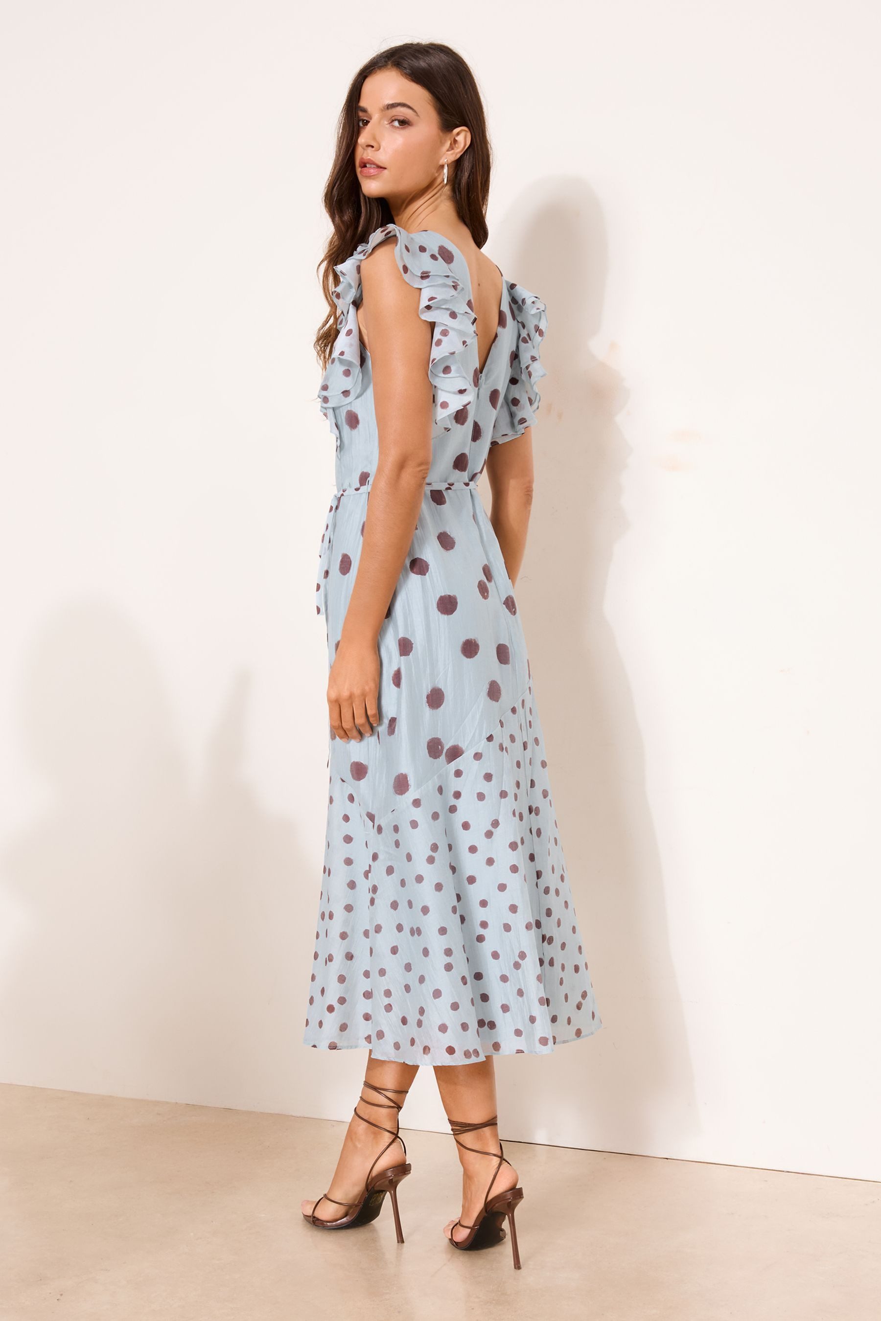 LIPSY Partykleid Gepunktetes Midaxi-Kleid mit Bindegürtel (1-tlg)
