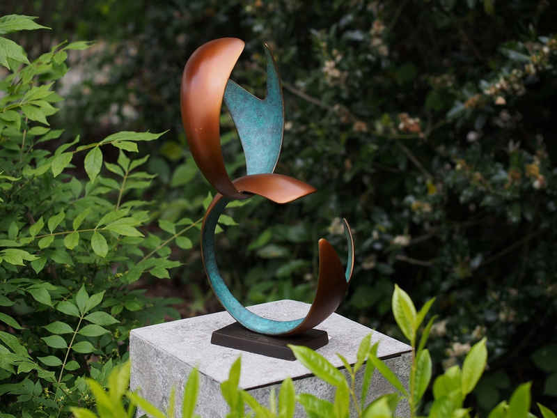 Bronzeskulpturen Skulptur Bronzefigur moderne Figur - Zwei Ringe aus Bronze