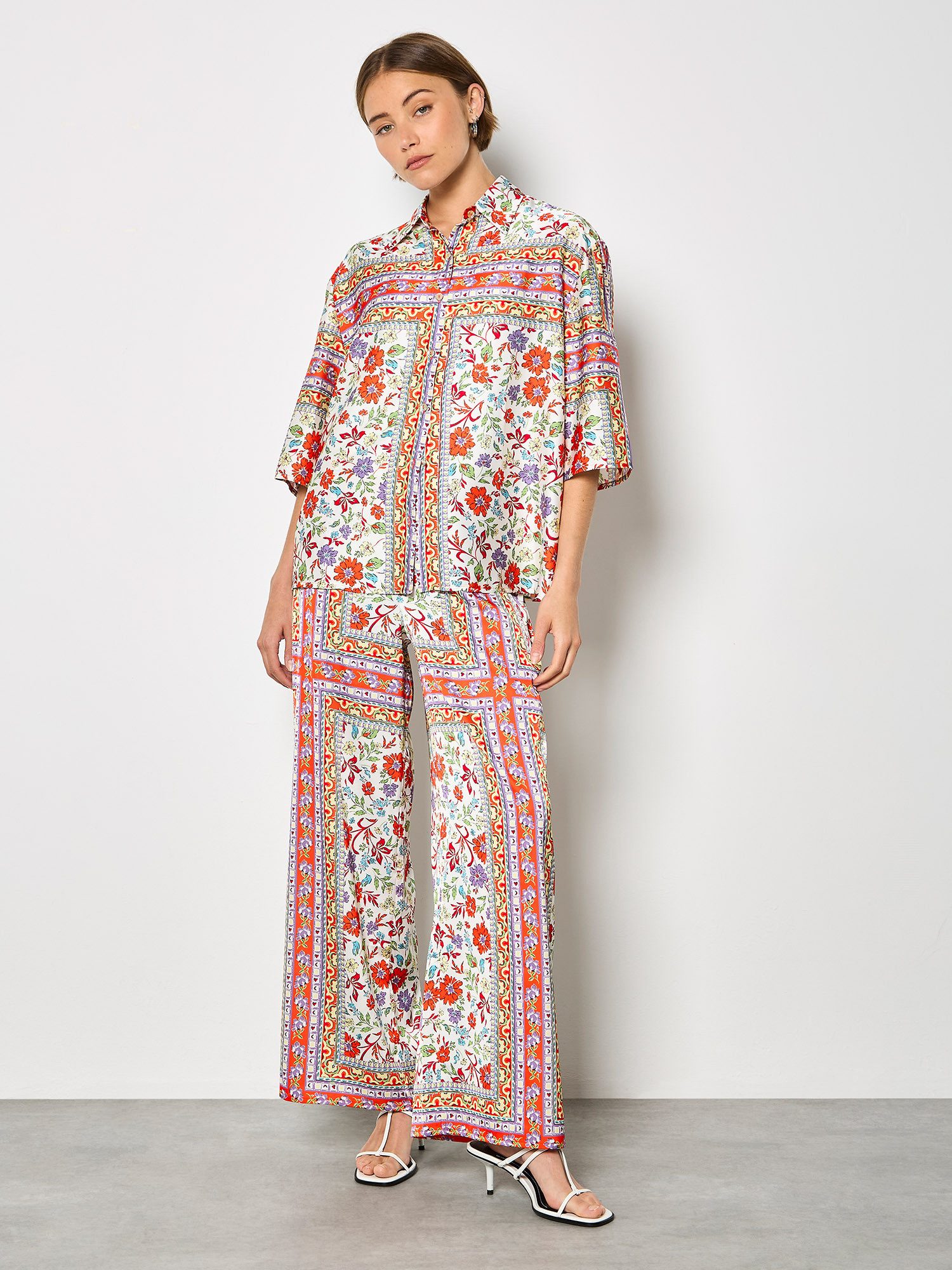 Apricot Satinbluse Satinhemd mit Blumenmuster Bedruckt