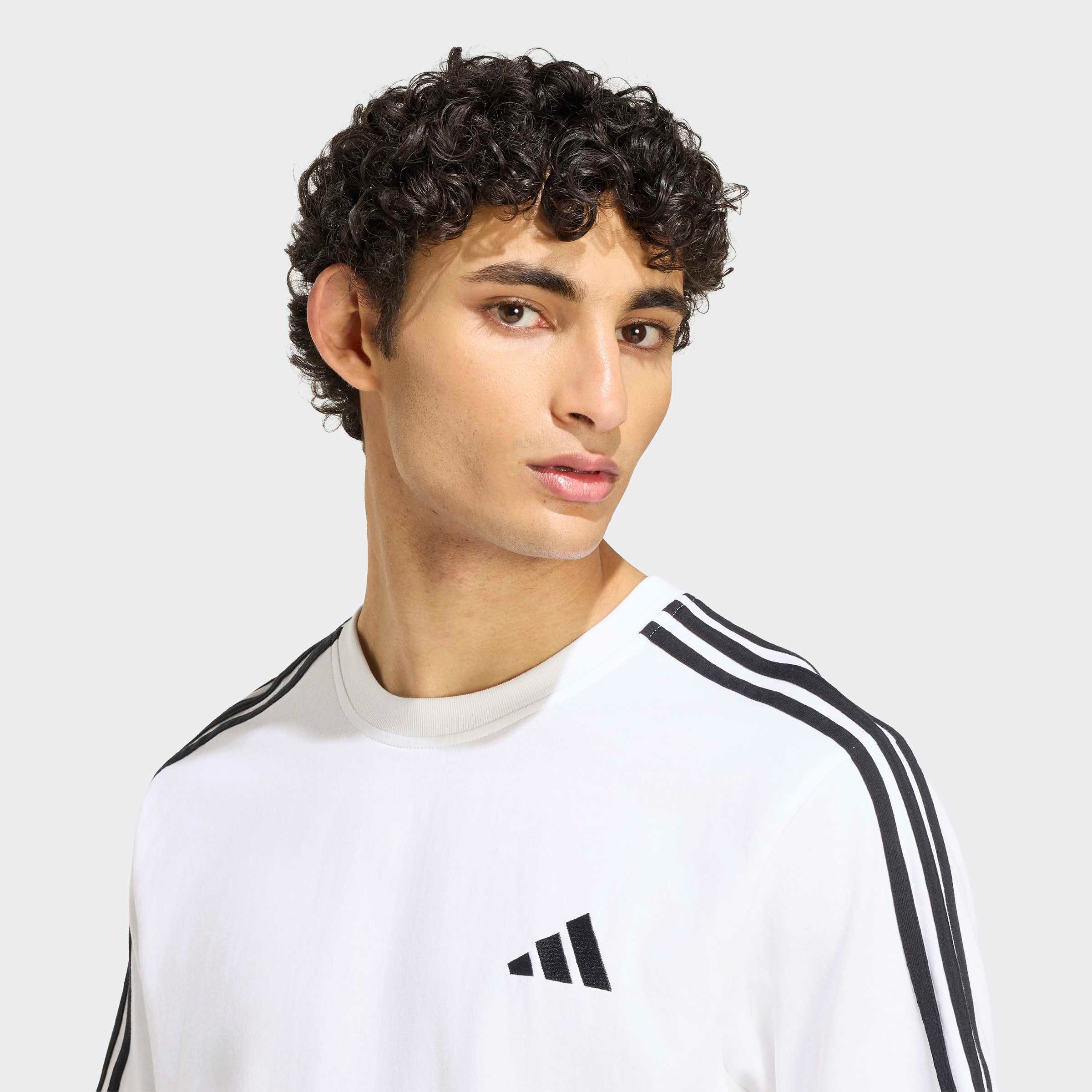 adidas Sportswear T-Shirt ESSENTIALS 3-STREIFEN, SINGLE JERSEY, BRANDING LINKE SCHULTER – Bild 4 von 5