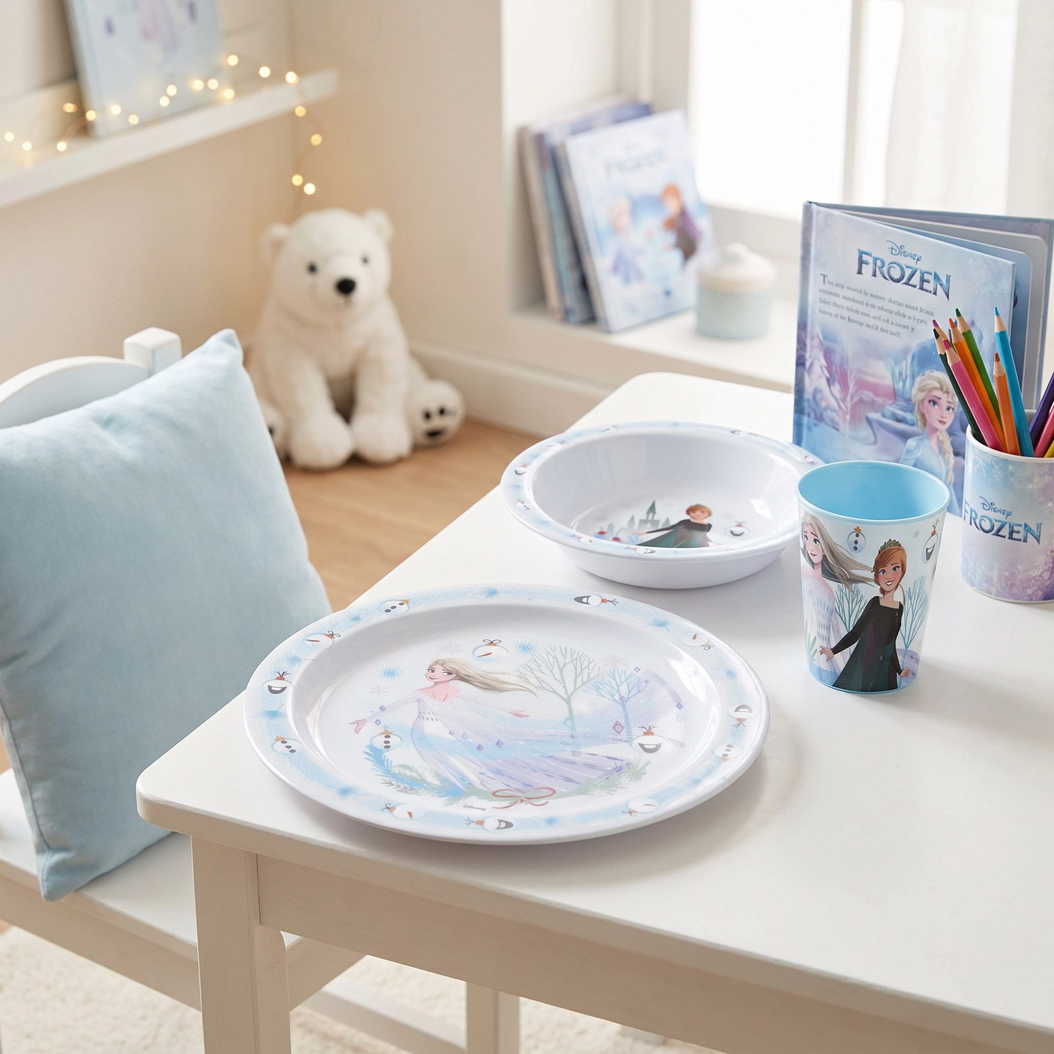 Disney Kindergeschirr-Set Disney Die Eiskönigin Weihnachten Geschirr-Set 3 teilig (3-tlg), 1 Personen, Kunststoff, Becher Teller Schüssel